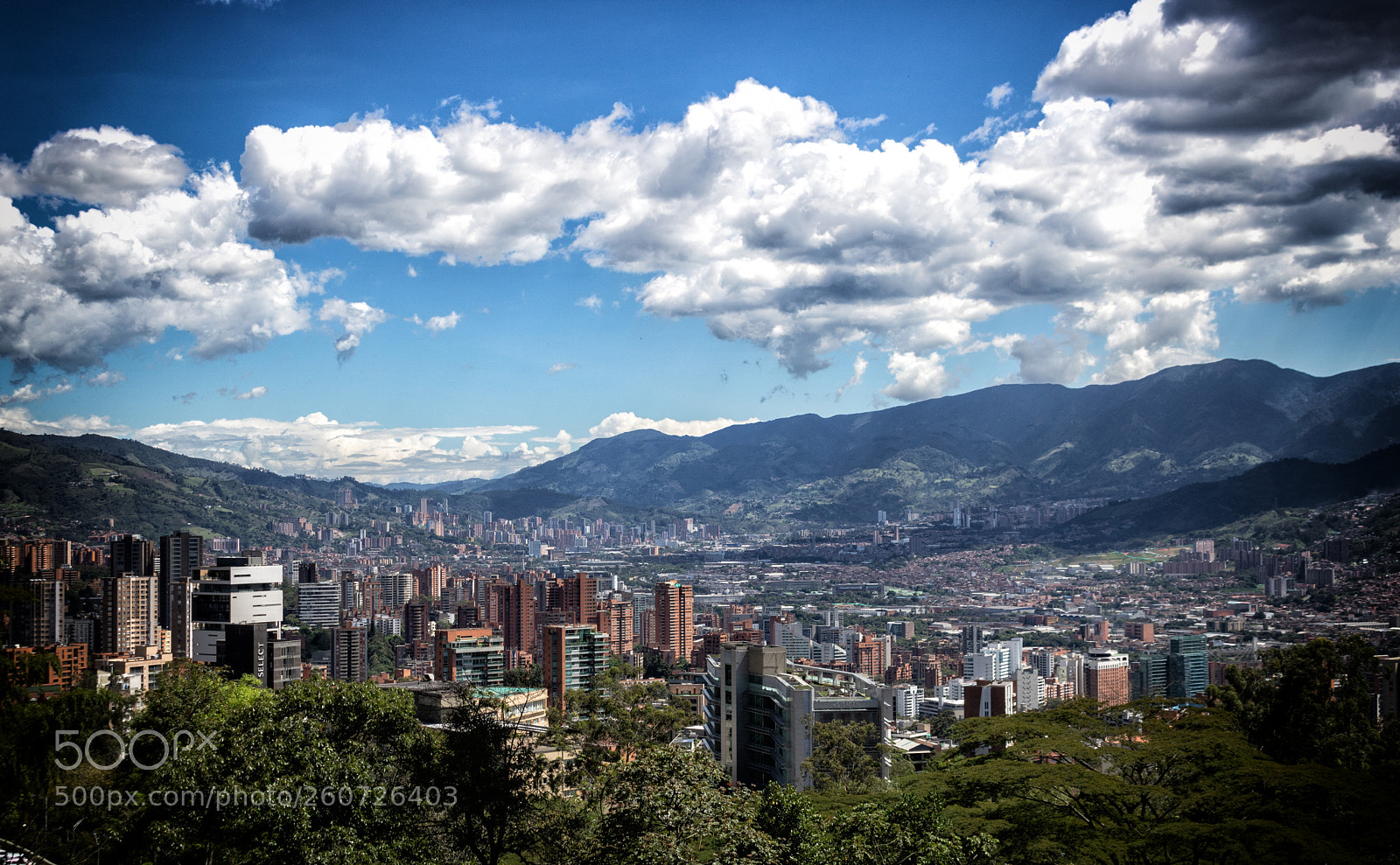 Canon EOS 750D (EOS Rebel T6i / EOS Kiss X8i) sample photo. Medellin, colombia photography