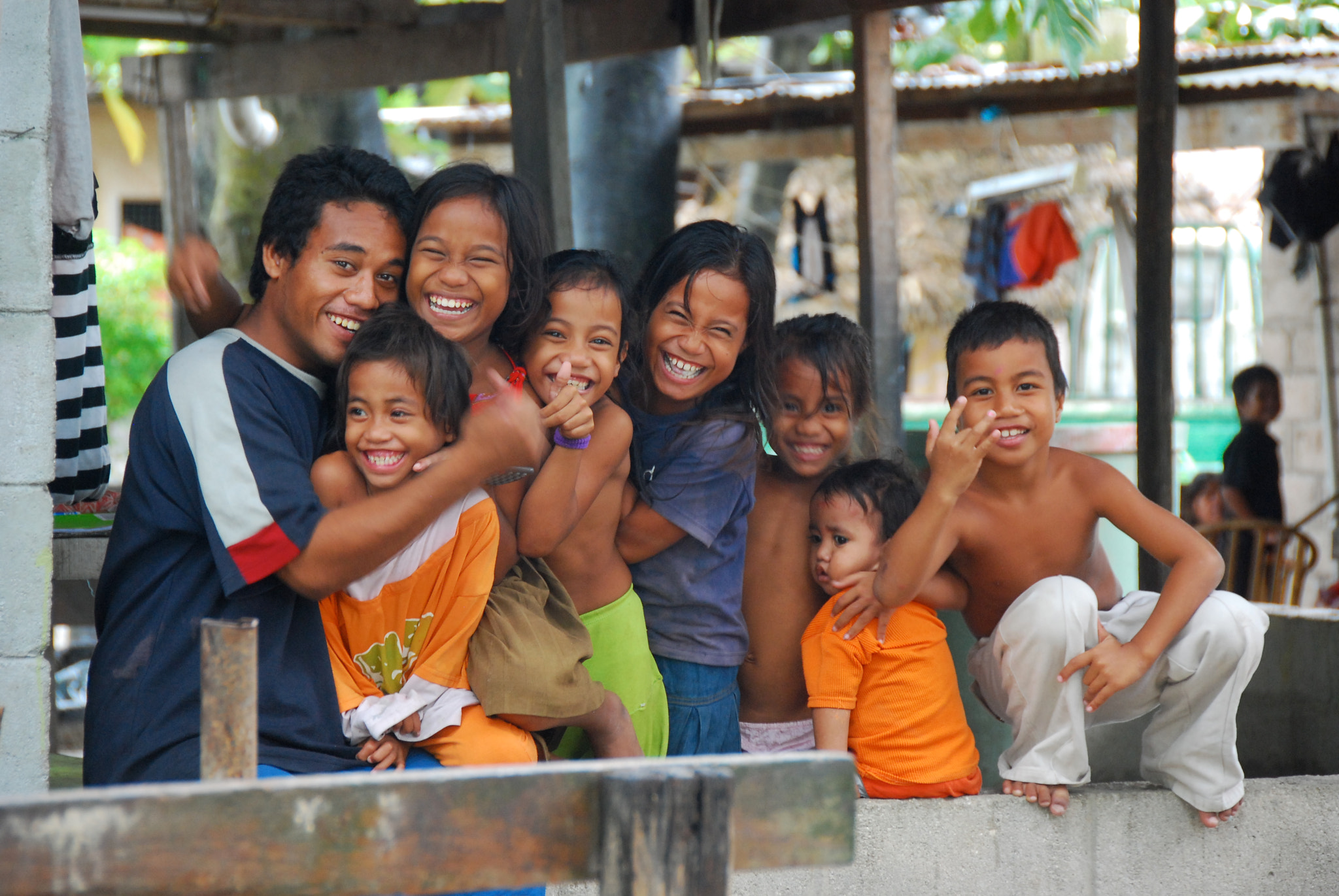 Nikon D80 sample photo. Happy family.  betio.  tarawa.  kiribati photography
