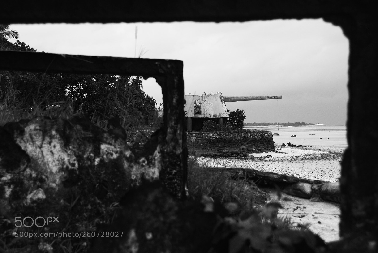 Nikon D80 sample photo. Wwii gun. betio. tarawa photography