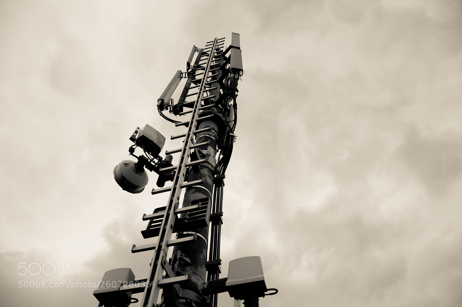Nikon D5000 sample photo. Communication tower photography