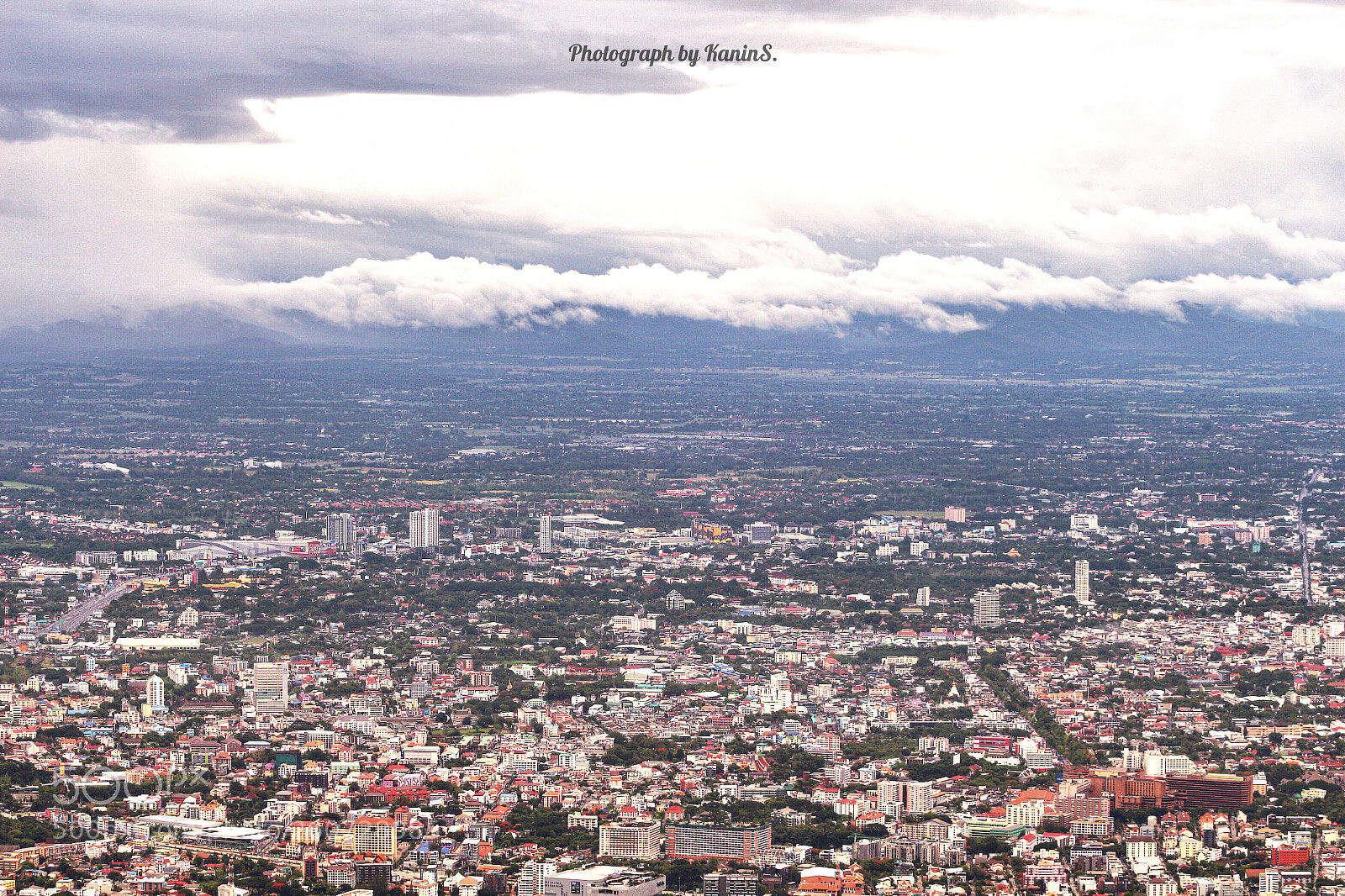 Canon EOS 700D (EOS Rebel T5i / EOS Kiss X7i) sample photo. Busy town  photography