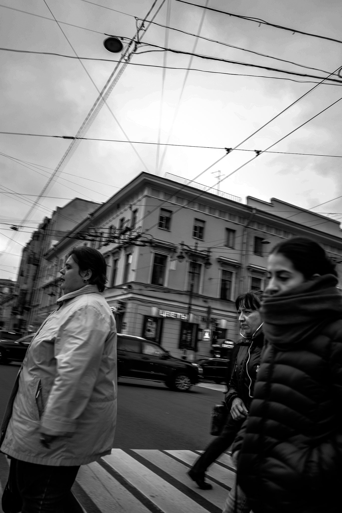 Fujifilm X-Pro1 sample photo. Floating passersby photography