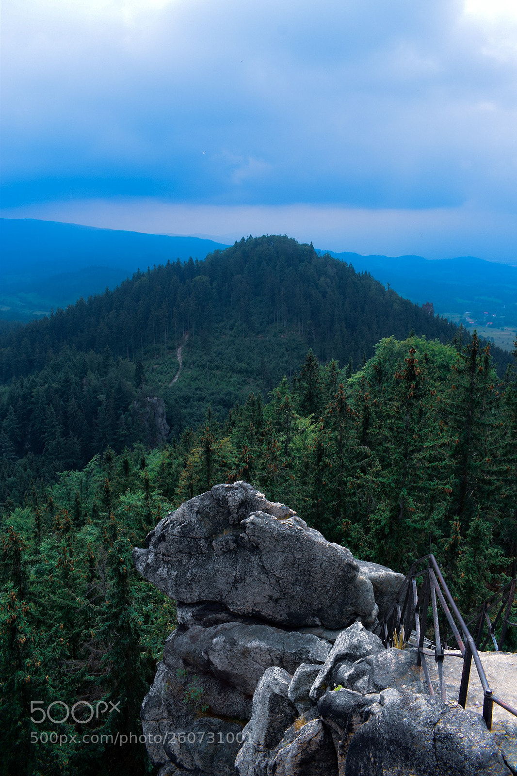 Nikon D3300 sample photo. On the rock photography