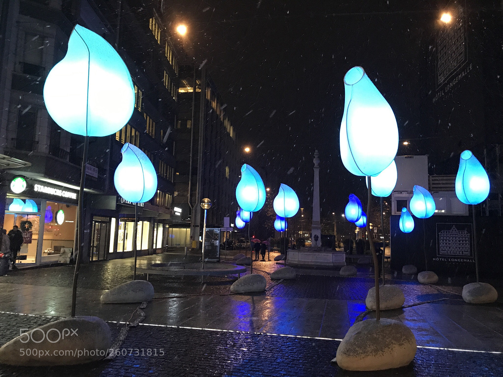Apple iPhone 7 sample photo. Light balloons photography