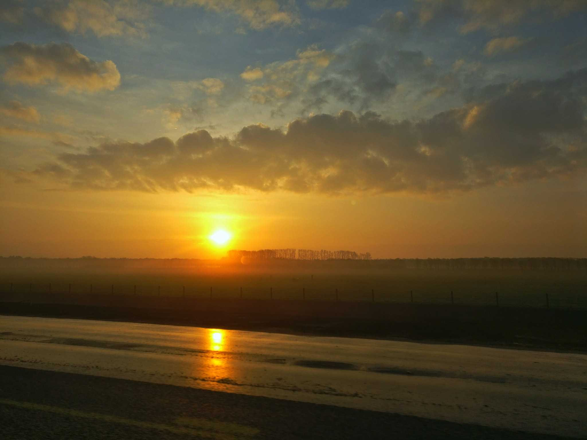 OnePlus A3003 sample photo. Highway horizon photography