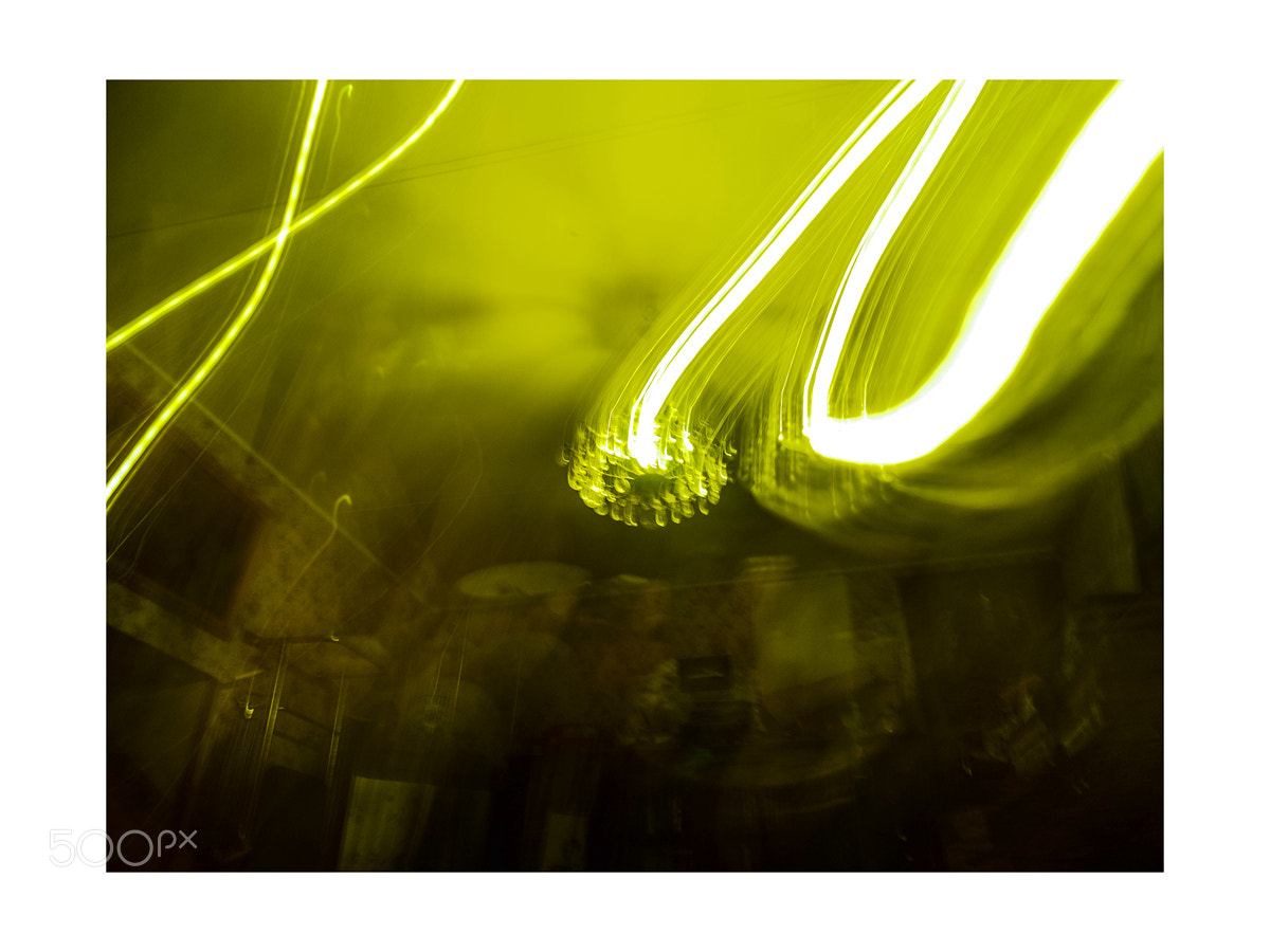 Fujifilm X30 sample photo. Yellow room photography