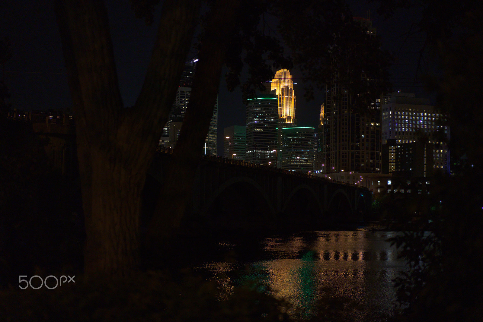 Sony a7R III + Sony Sonnar T* FE 55mm F1.8 ZA sample photo. Cityscape over the river with the bridge photography