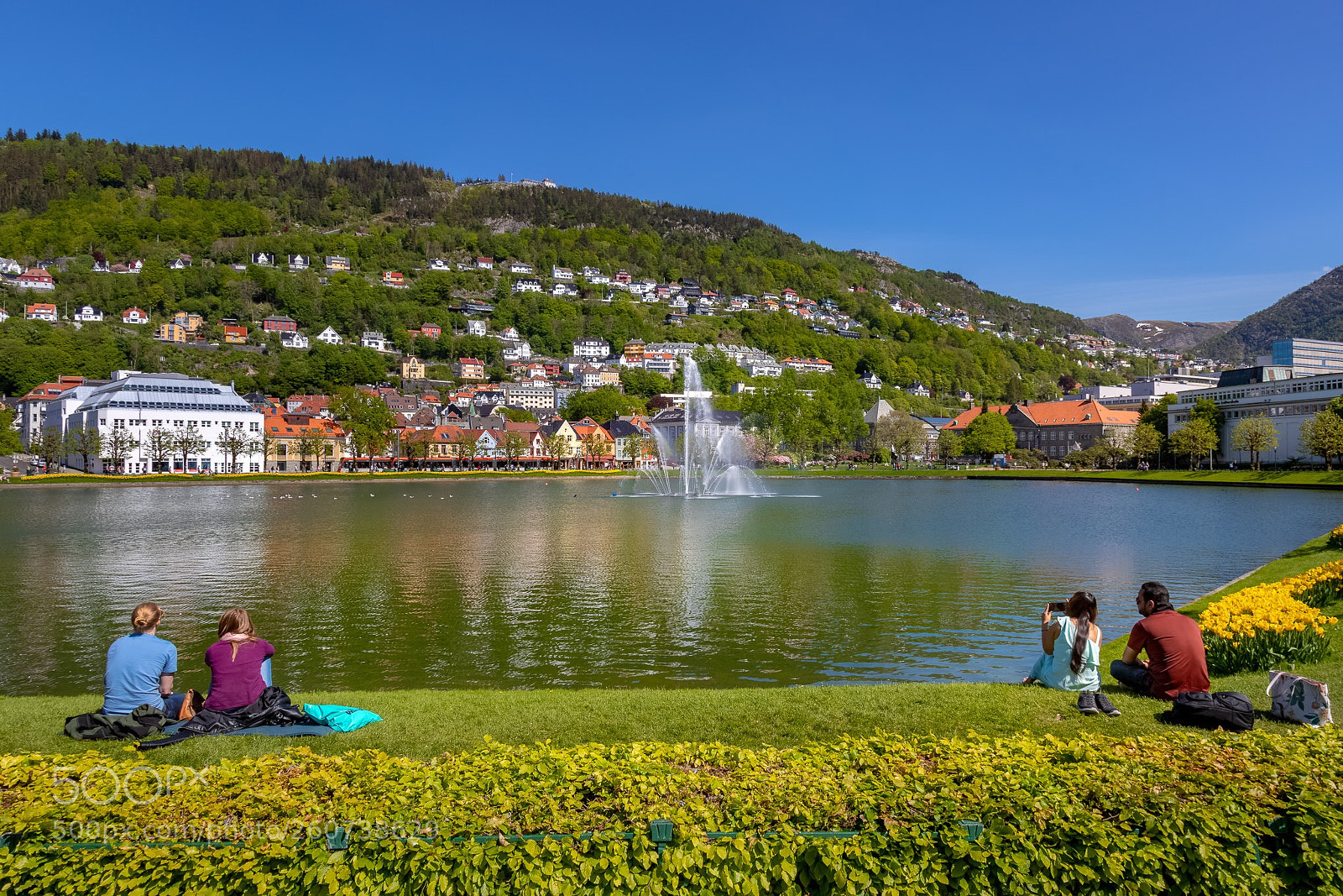 Canon EOS 6D Mark II sample photo. Sunshine in bergen  photography