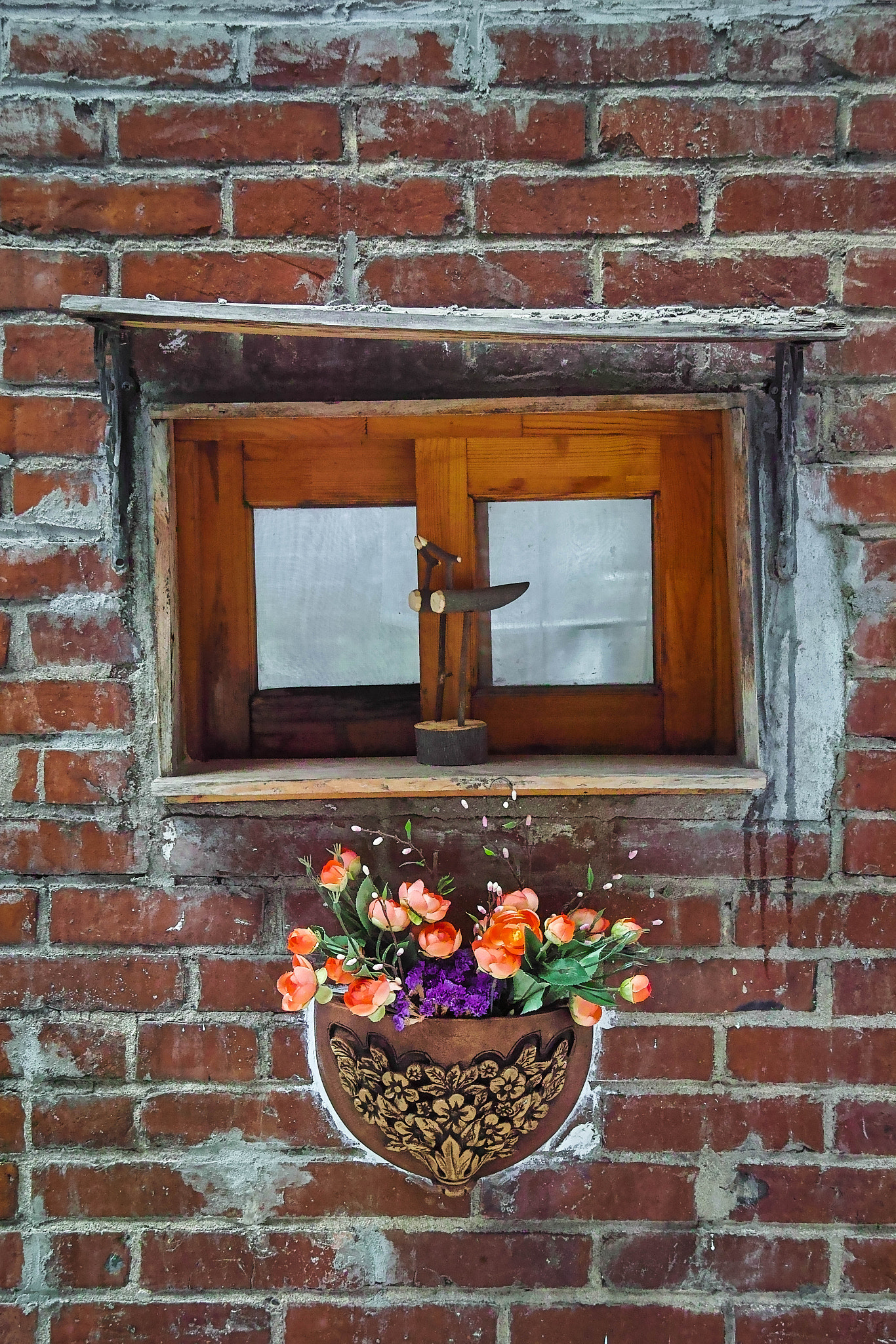 Sigma sd Quattro sample photo. Window with deers and flowers photography