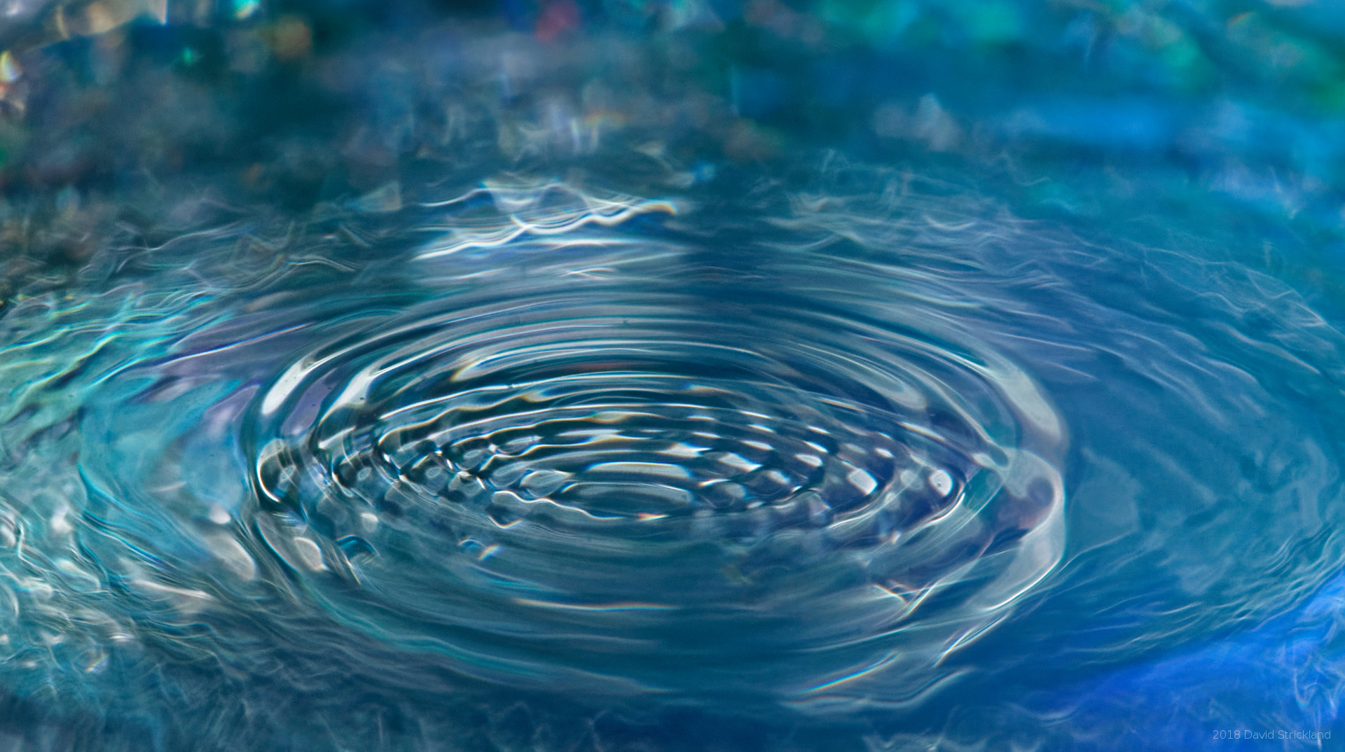 Canon EF 100mm F2.8L Macro IS USM sample photo. Sky blue ripples photography