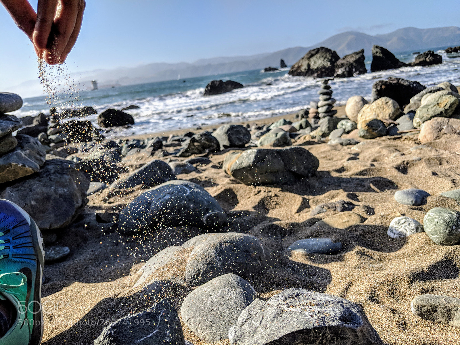 Google Pixel 2 sample photo. Breeze and sand photography