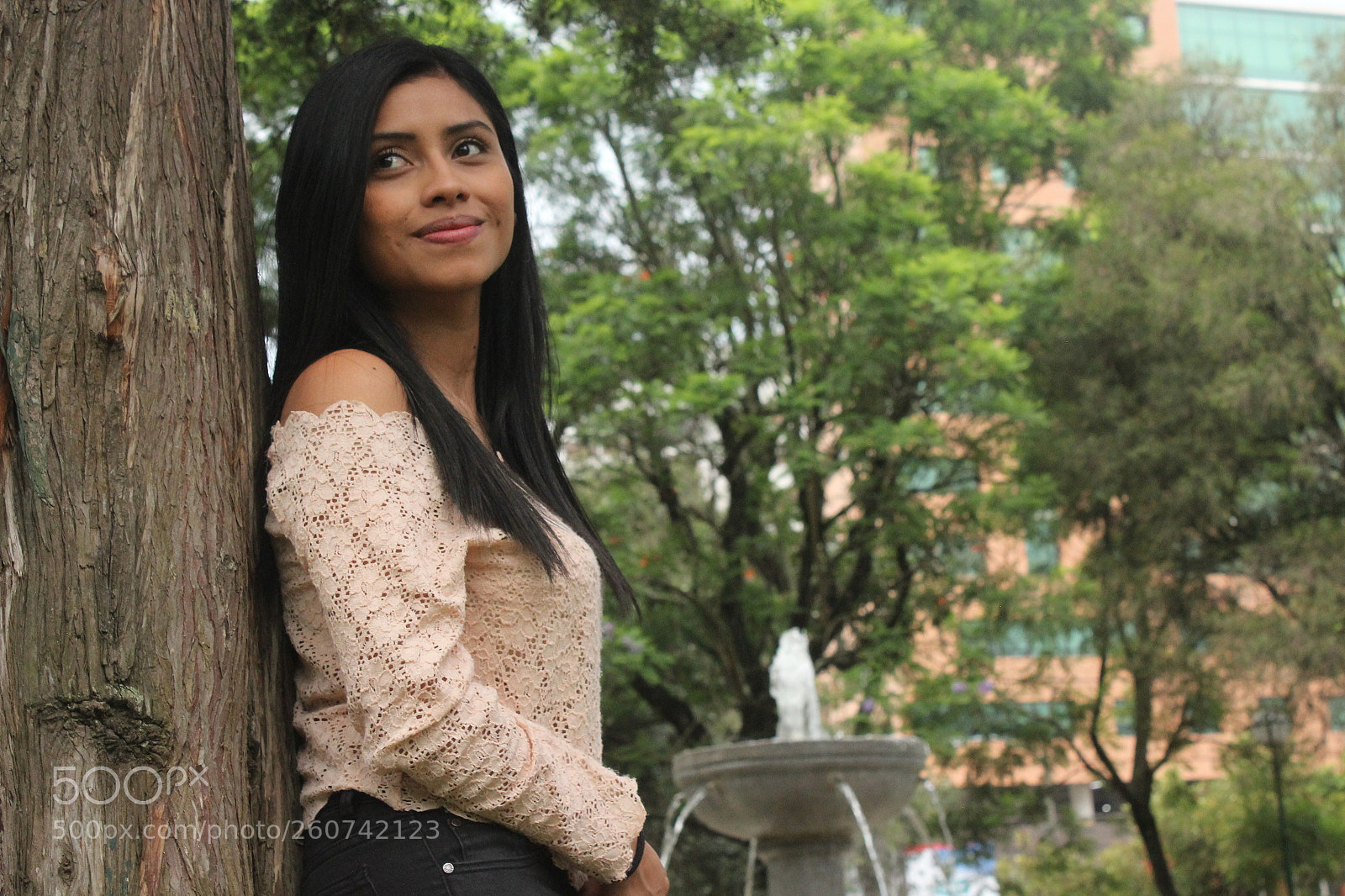 Canon EOS 600D (Rebel EOS T3i / EOS Kiss X5) sample photo. Loving smile photography