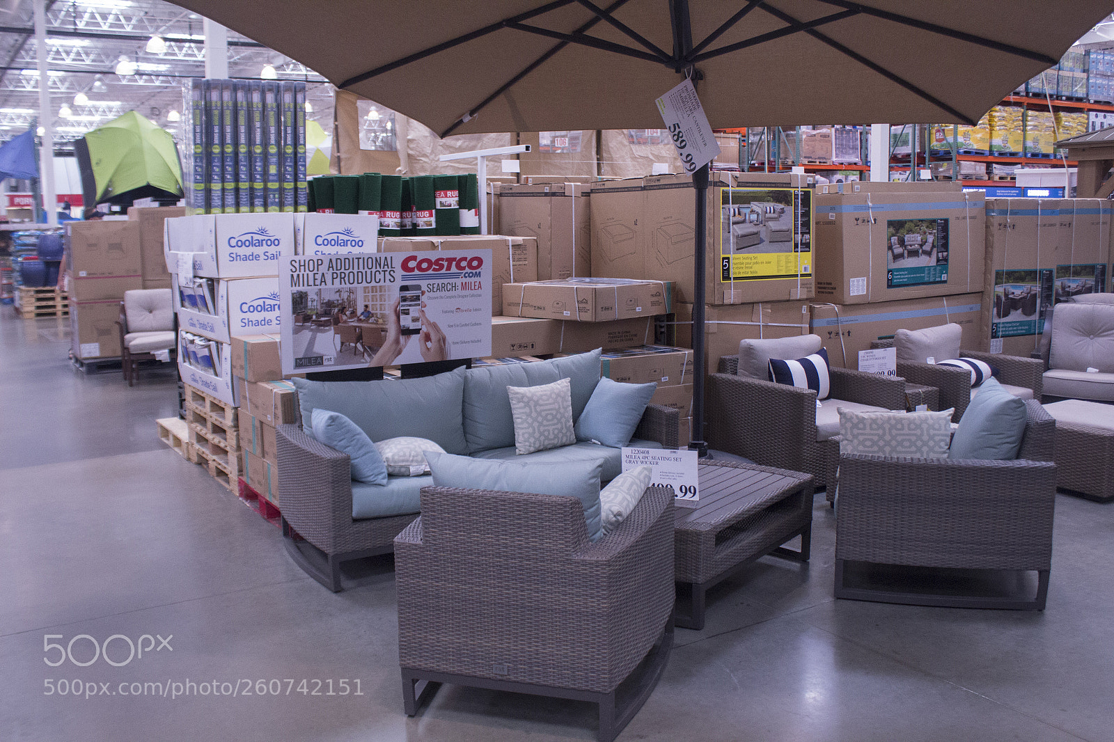 Canon EOS 1200D (EOS Rebel T5 / EOS Kiss X70 / EOS Hi) sample photo. Furniture for sale at photography