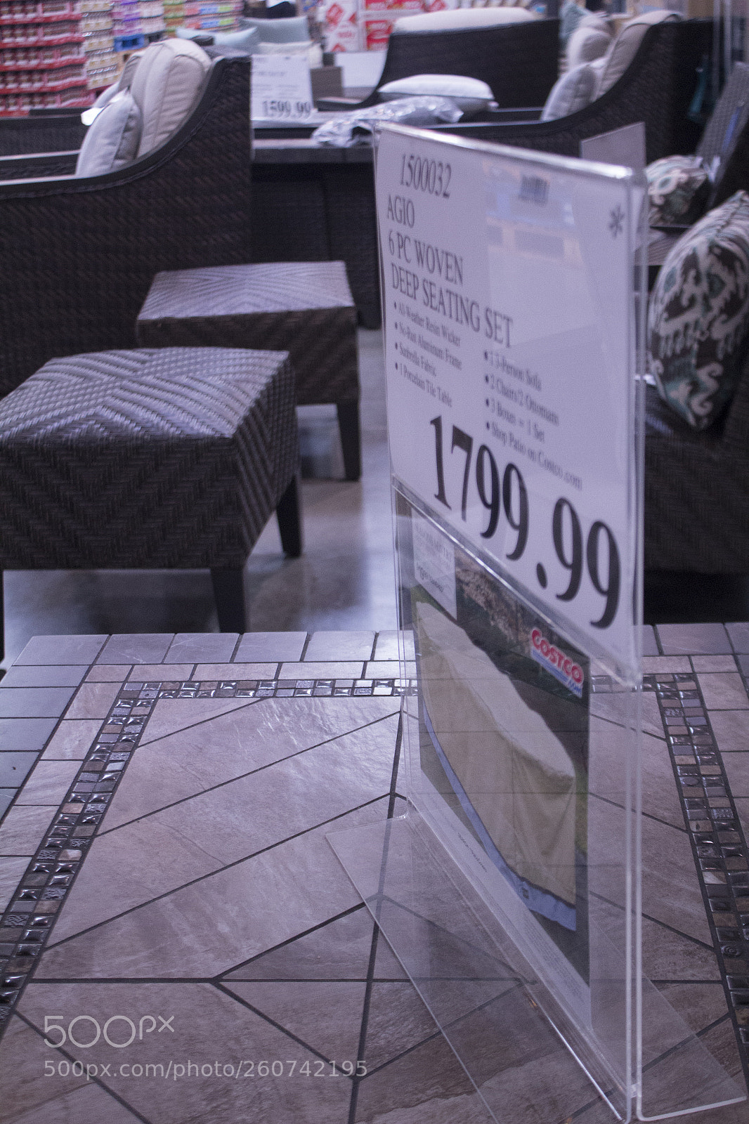 Canon EOS 1200D (EOS Rebel T5 / EOS Kiss X70 / EOS Hi) sample photo. Furnishings for sale. photography
