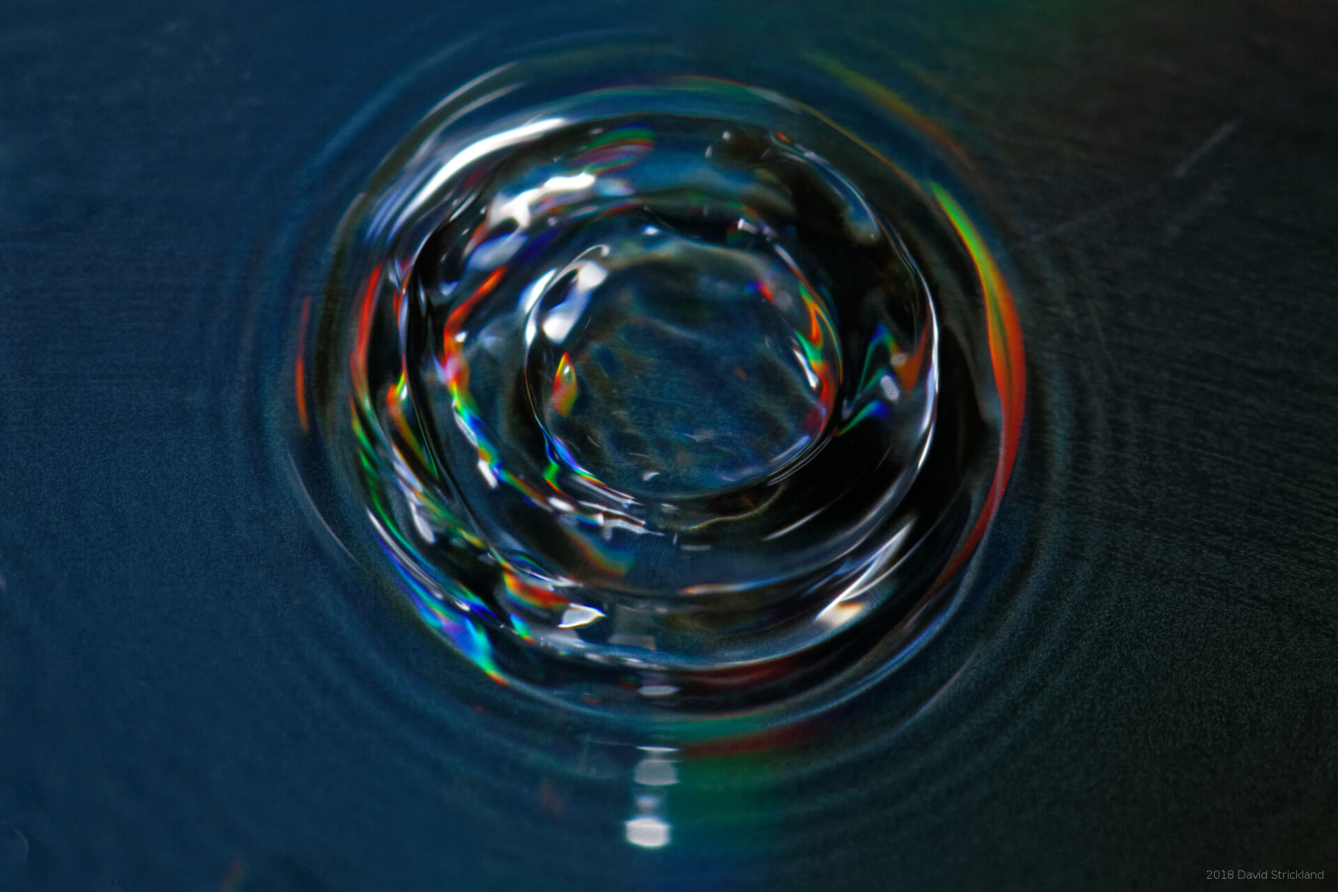 Canon EF 100mm F2.8L Macro IS USM sample photo. Blue rainbow ripples photography