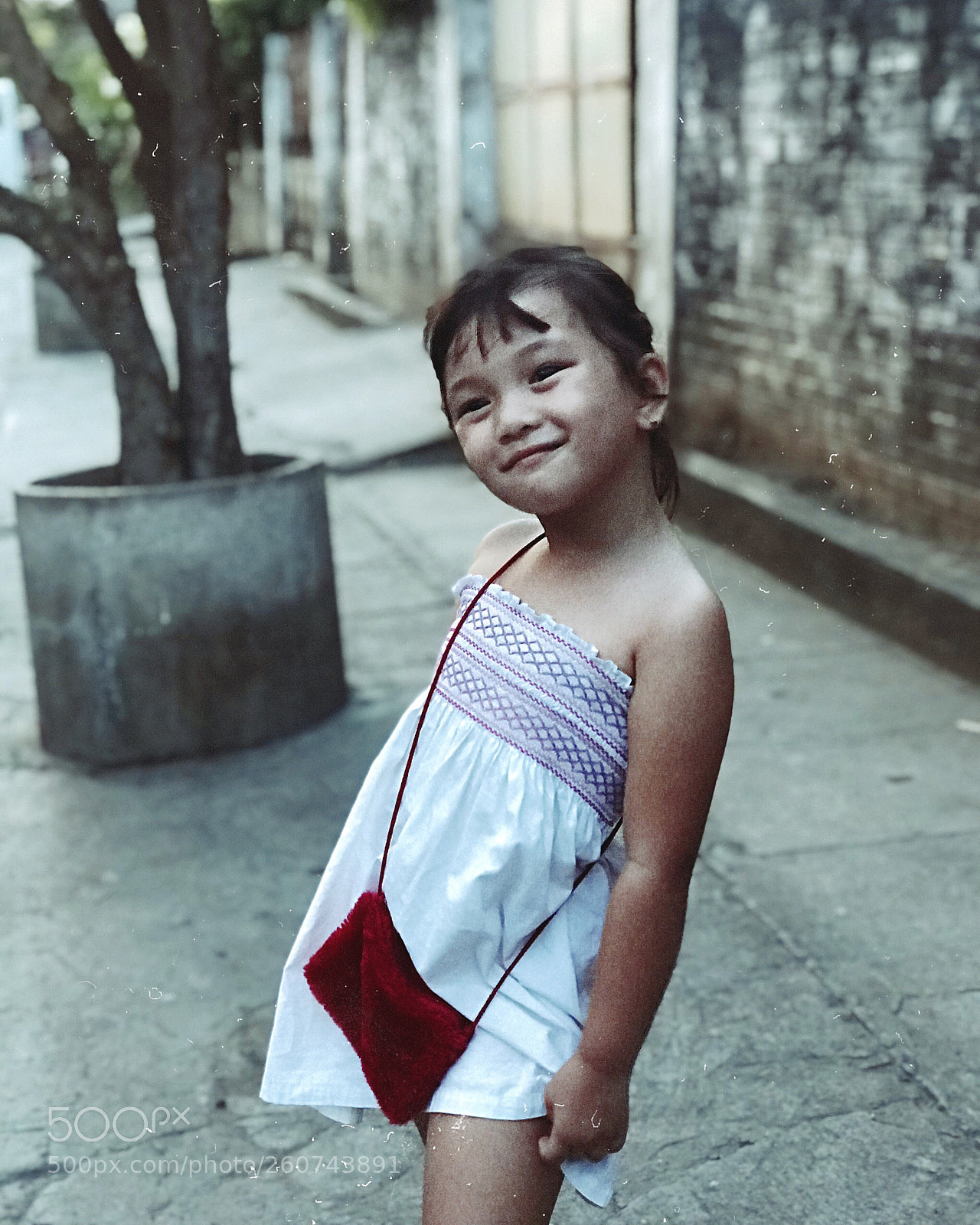 Apple iPhone 7 Plus sample photo. Posing photography