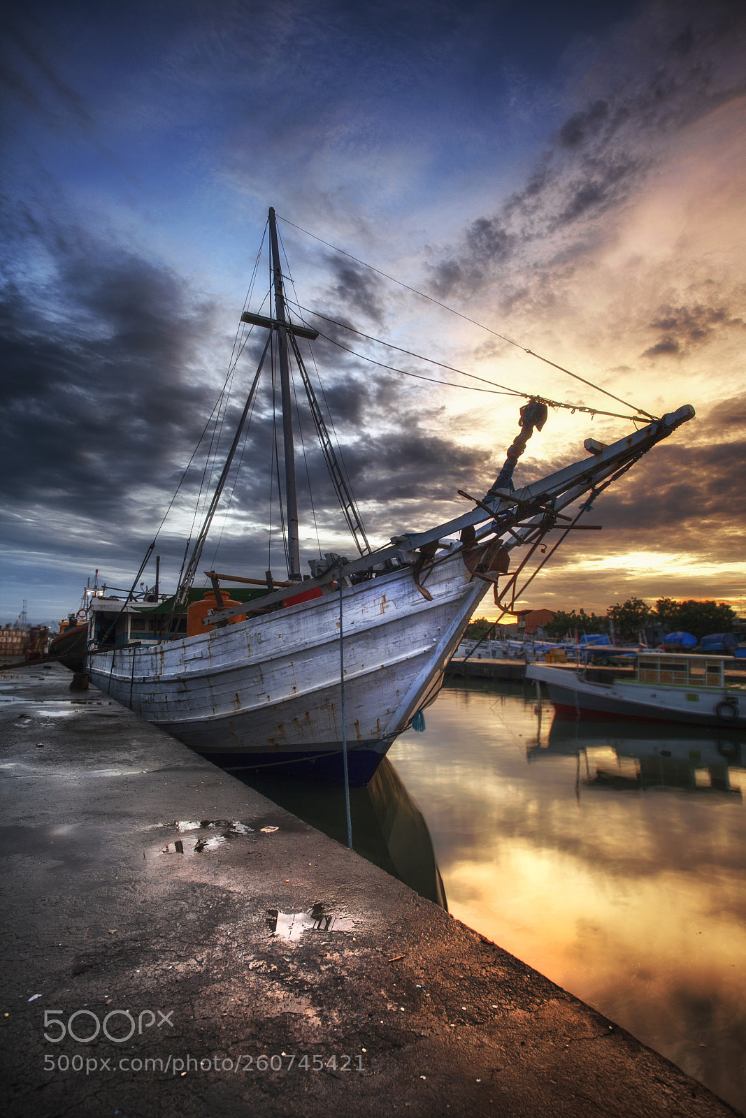 Canon EOS 5D Mark II sample photo. Anchored photography