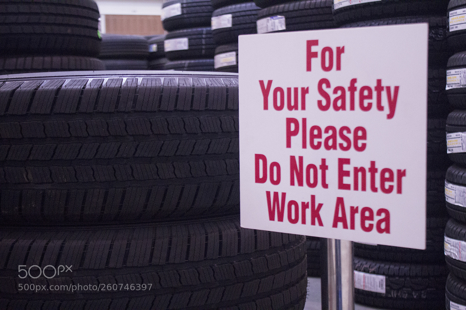 Canon EOS 1200D (EOS Rebel T5 / EOS Kiss X70 / EOS Hi) sample photo. Unsafe stacks of tires. photography