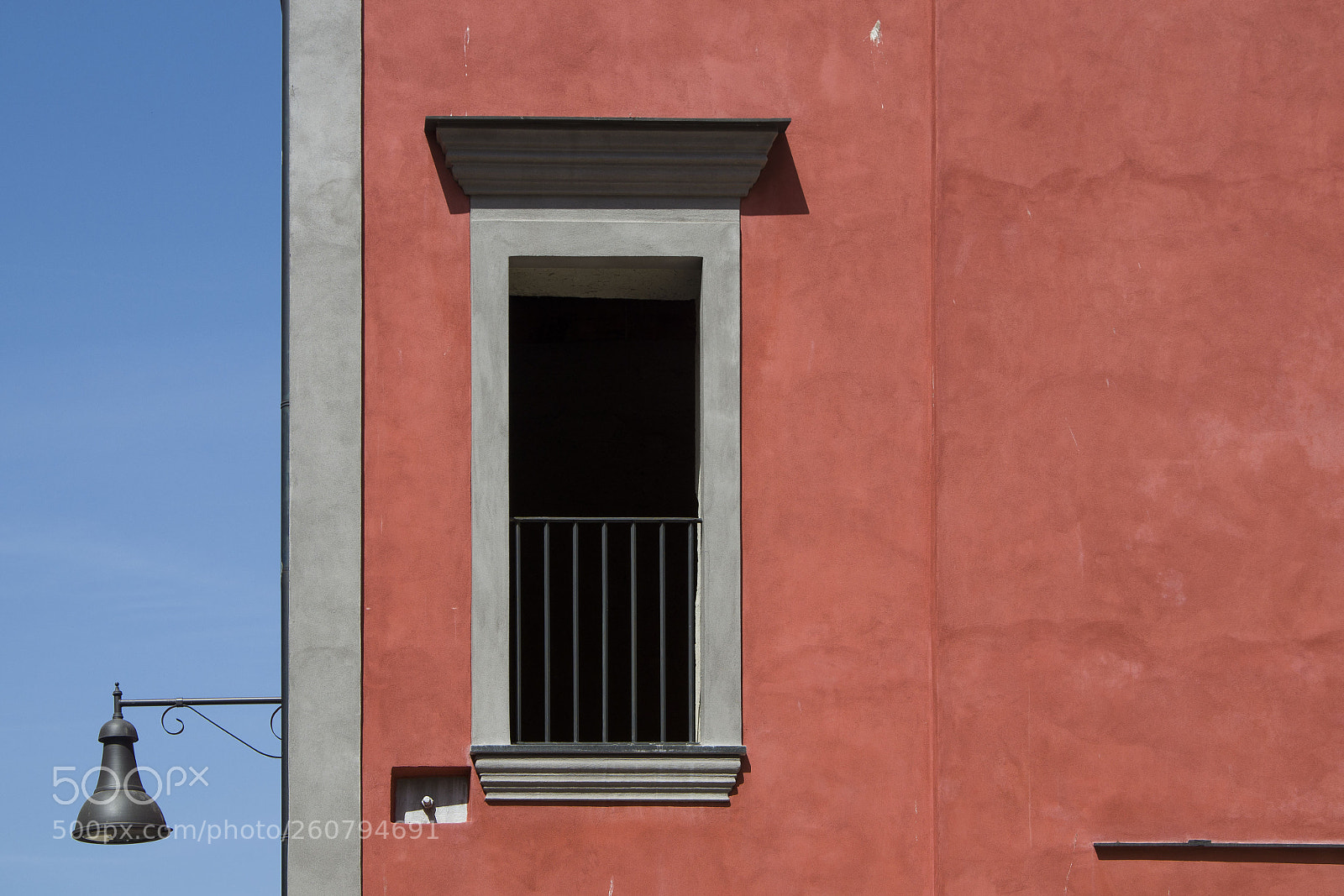 Nikon D5100 sample photo. Empty window photography