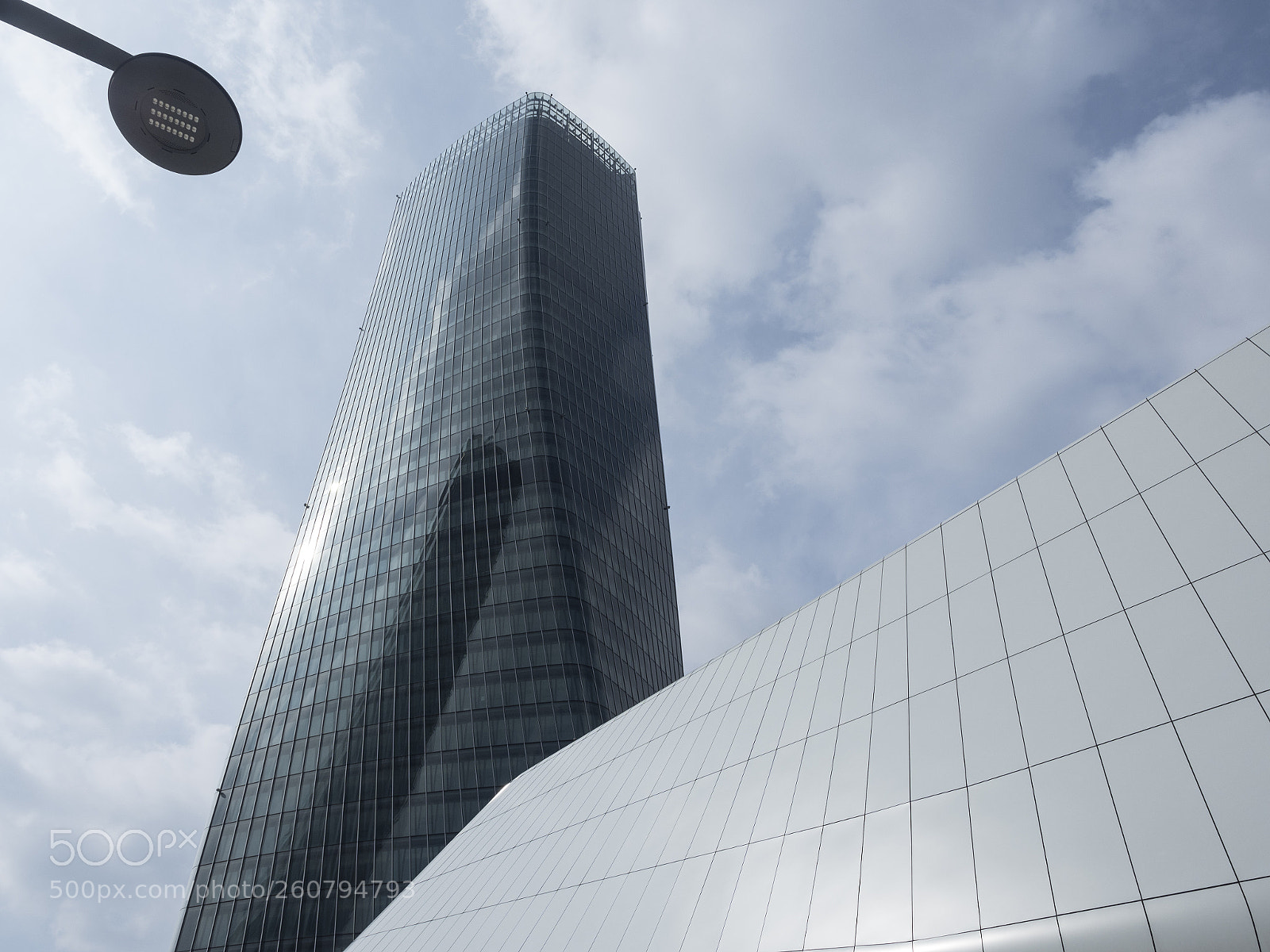 Olympus OM-D E-M1 Mark II sample photo. Hadid tower at citylife photography