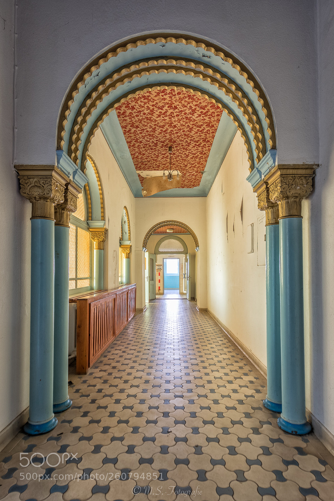 Canon EOS 80D sample photo. Corridor photography