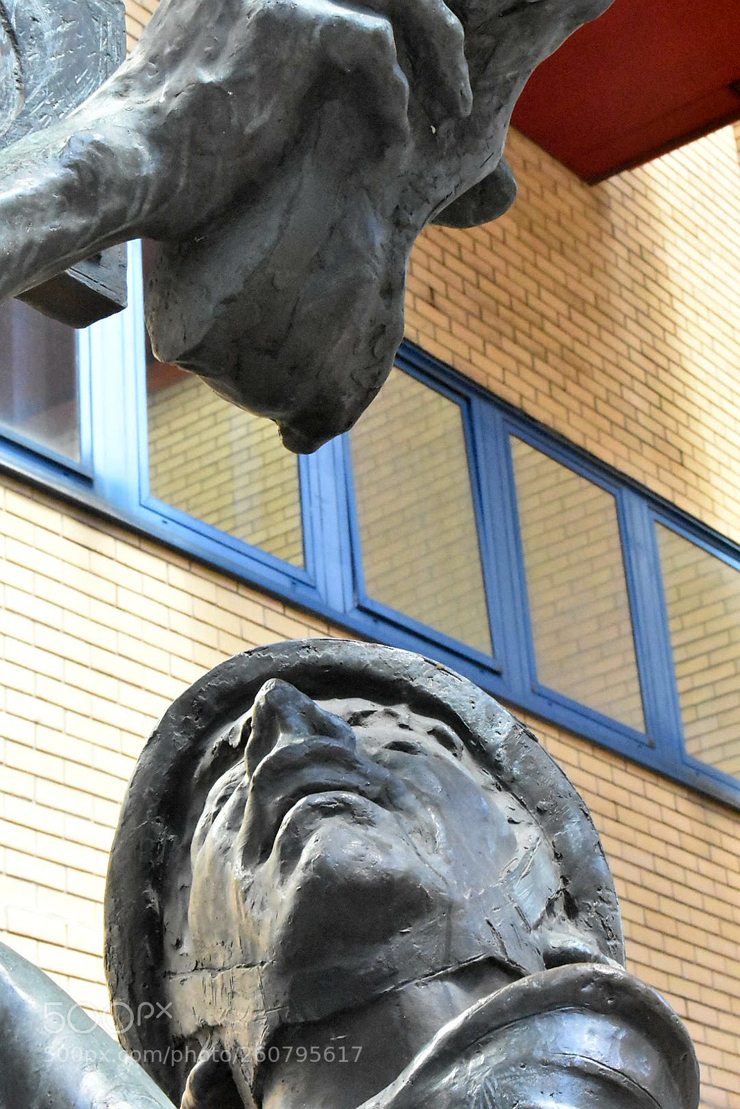 Nikon D3400 sample photo. Statue otuside st marys photography