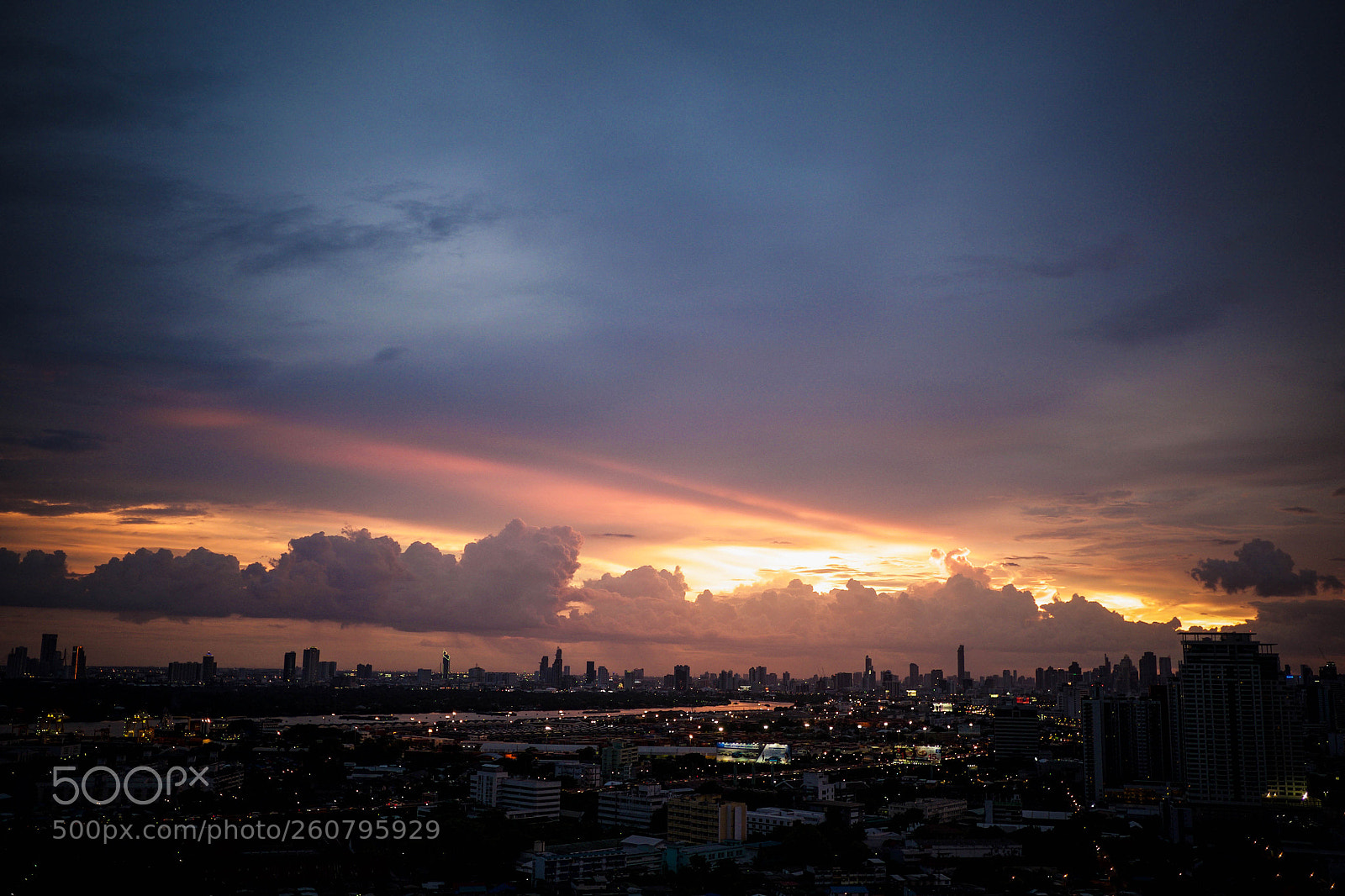 Fujifilm X-T10 sample photo. Sun goes down, clouds photography