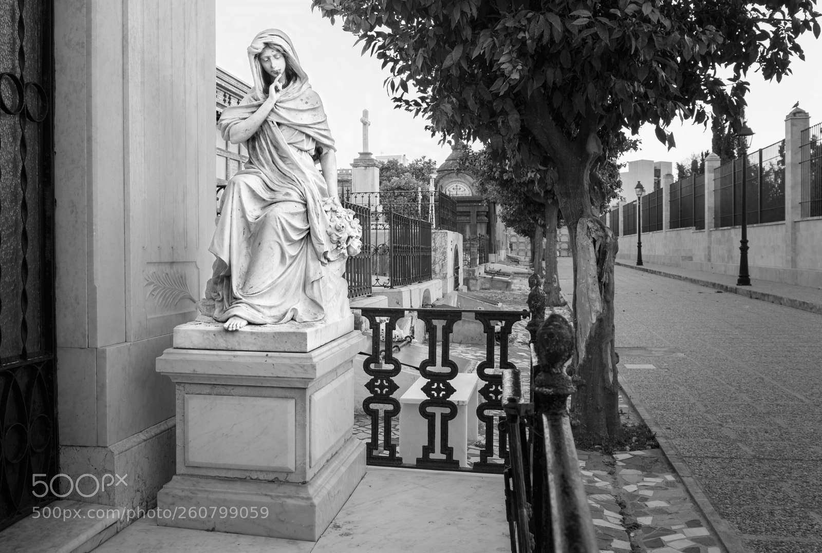 Canon EOS 6D sample photo. Statue of a virgin photography