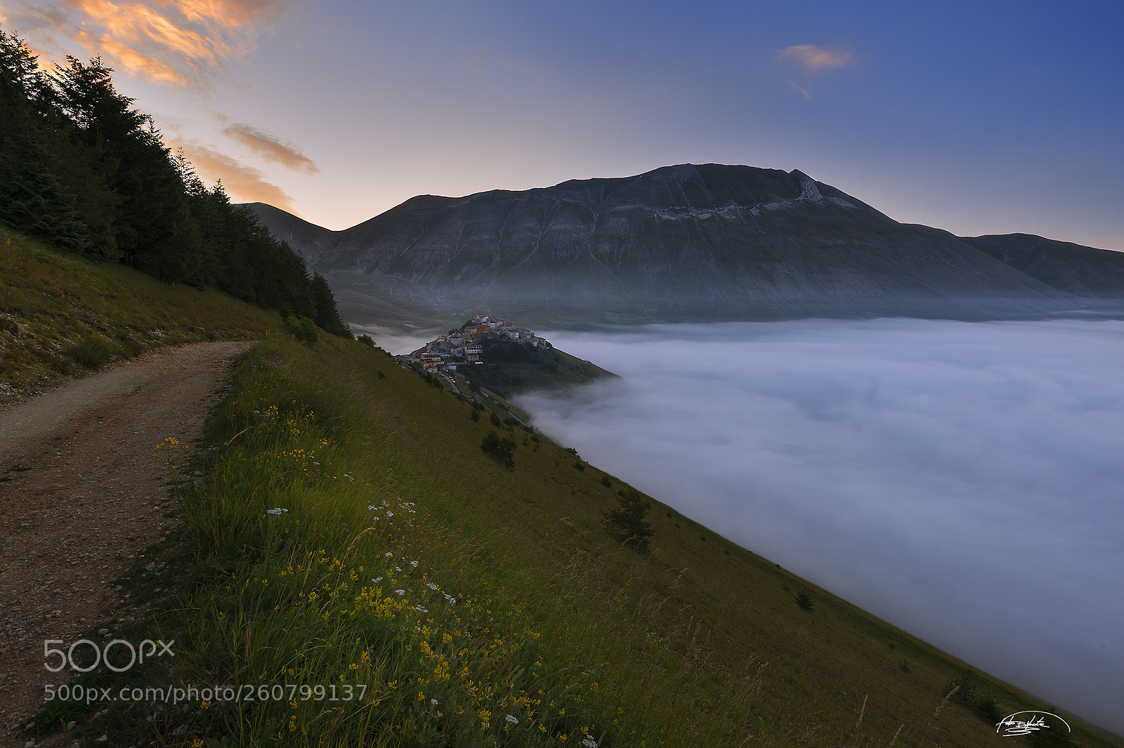 Nikon D800 sample photo. Castelluccio sunrise photography