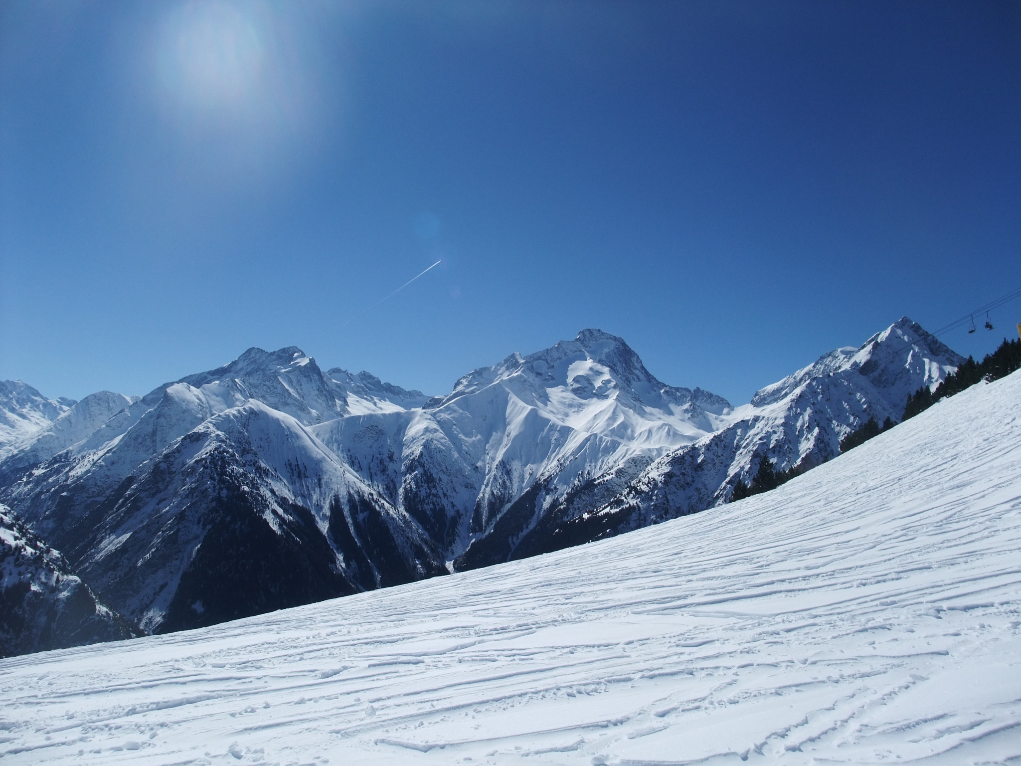 Fujifilm FinePix F100fd sample photo. Les deux alps () photography