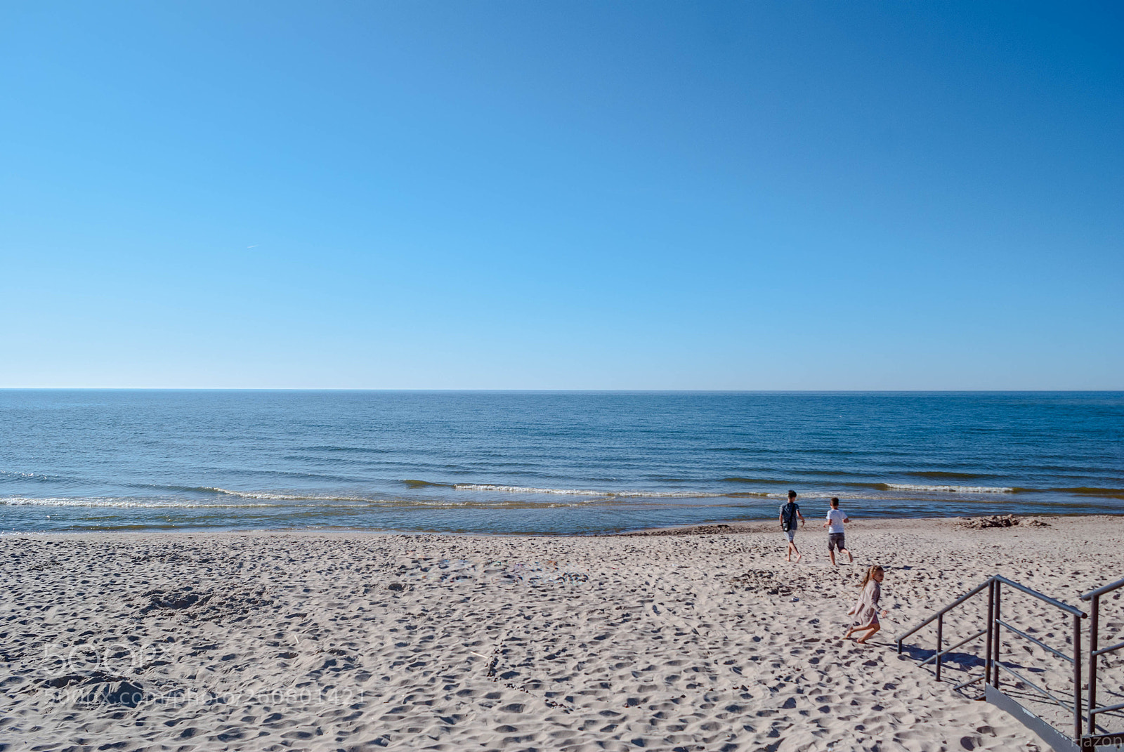 Sony Alpha DSLR-A200 sample photo. Kids playing on beach photography