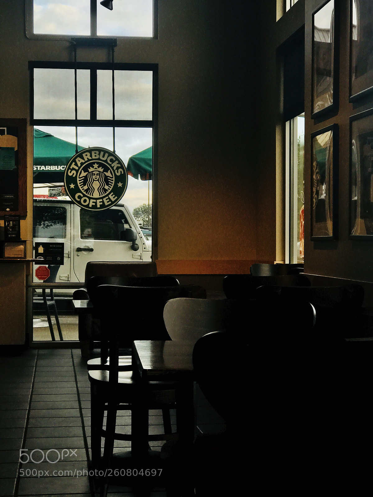 Apple iPhone 7 Plus sample photo. Starbucks photography