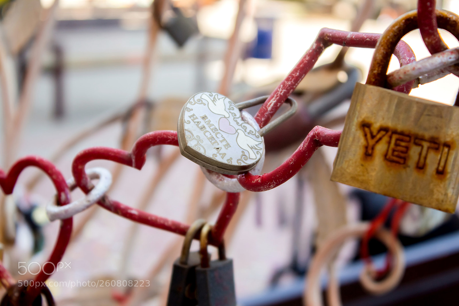 Canon EOS 650D (EOS Rebel T4i / EOS Kiss X6i) sample photo. Heart shaped love padlock photography