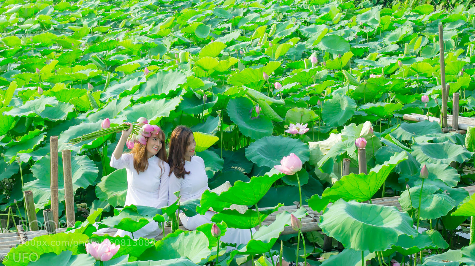 Canon EOS 6D sample photo. Girls in white ao photography
