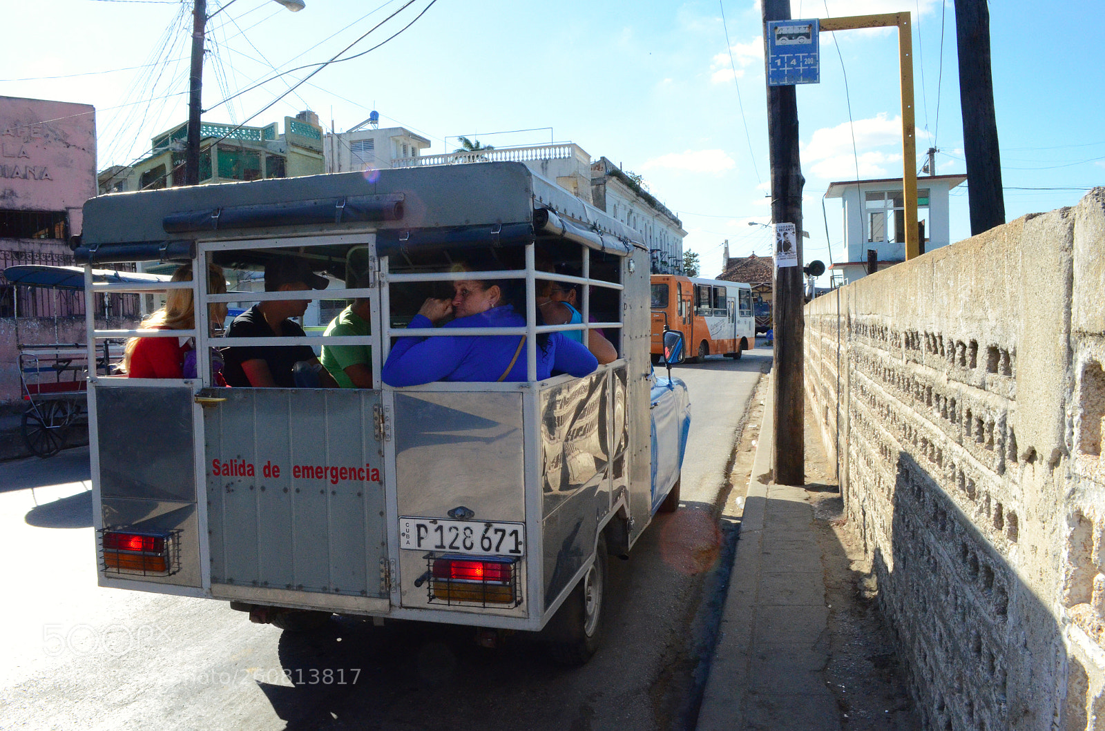 Nikon D7000 sample photo. Truck full of people photography