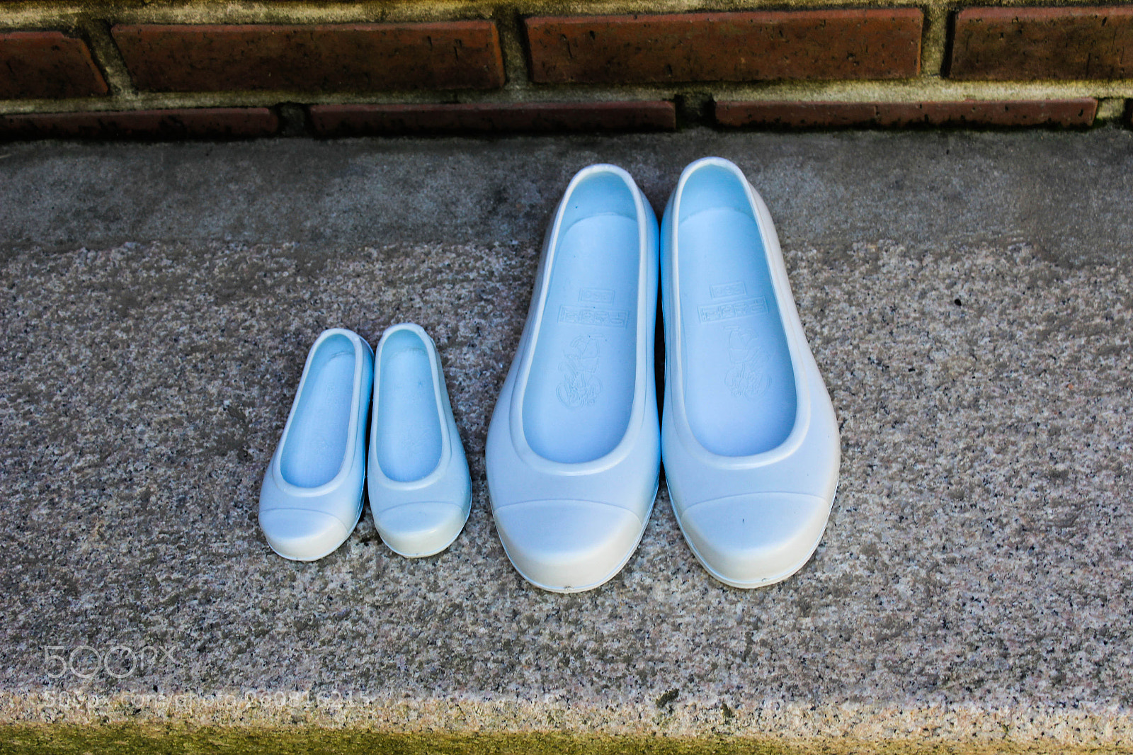 Canon EOS 600D (Rebel EOS T3i / EOS Kiss X5) sample photo. Korean traditional shoes photography