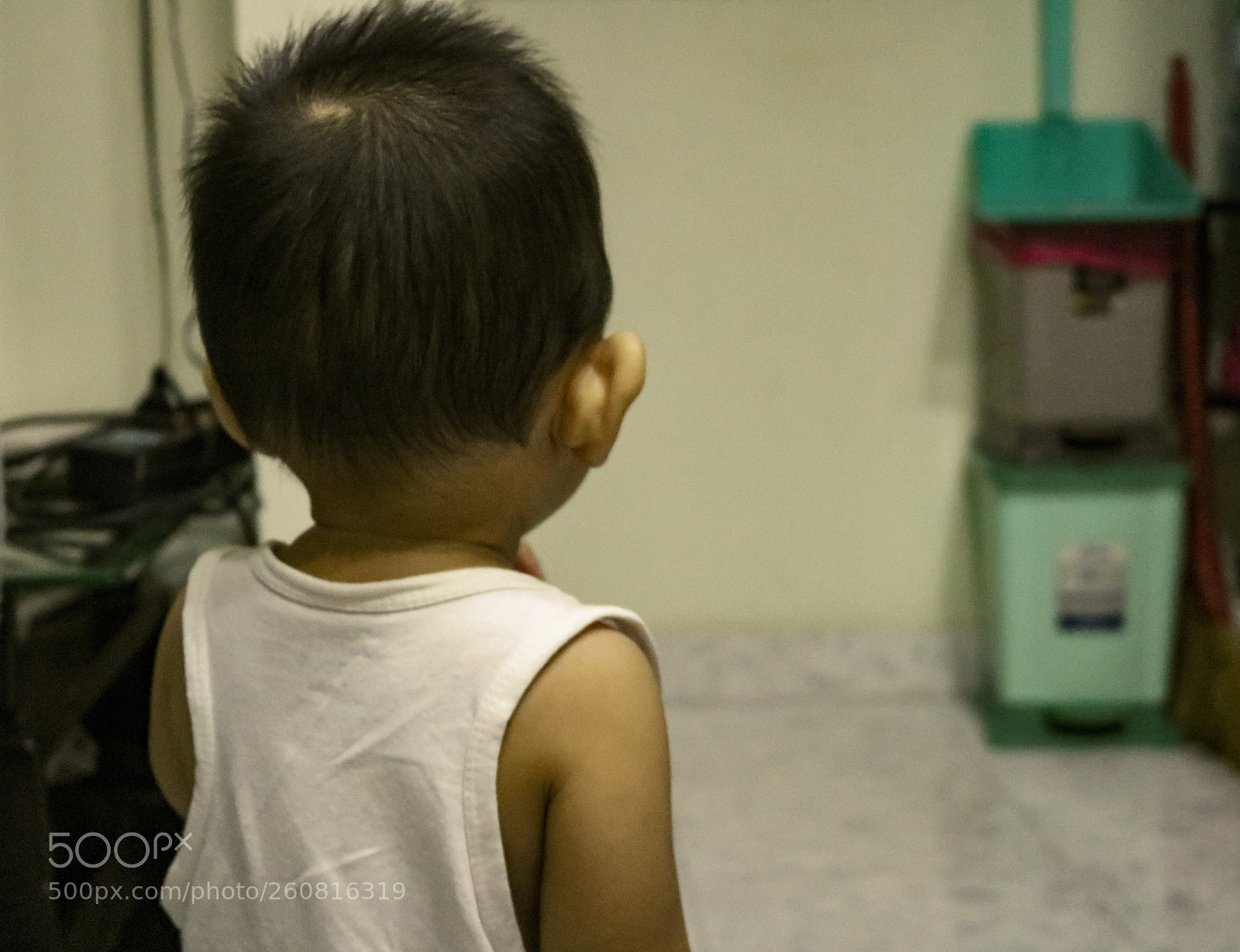 Canon EOS 750D (EOS Rebel T6i / EOS Kiss X8i) sample photo. Behind photography