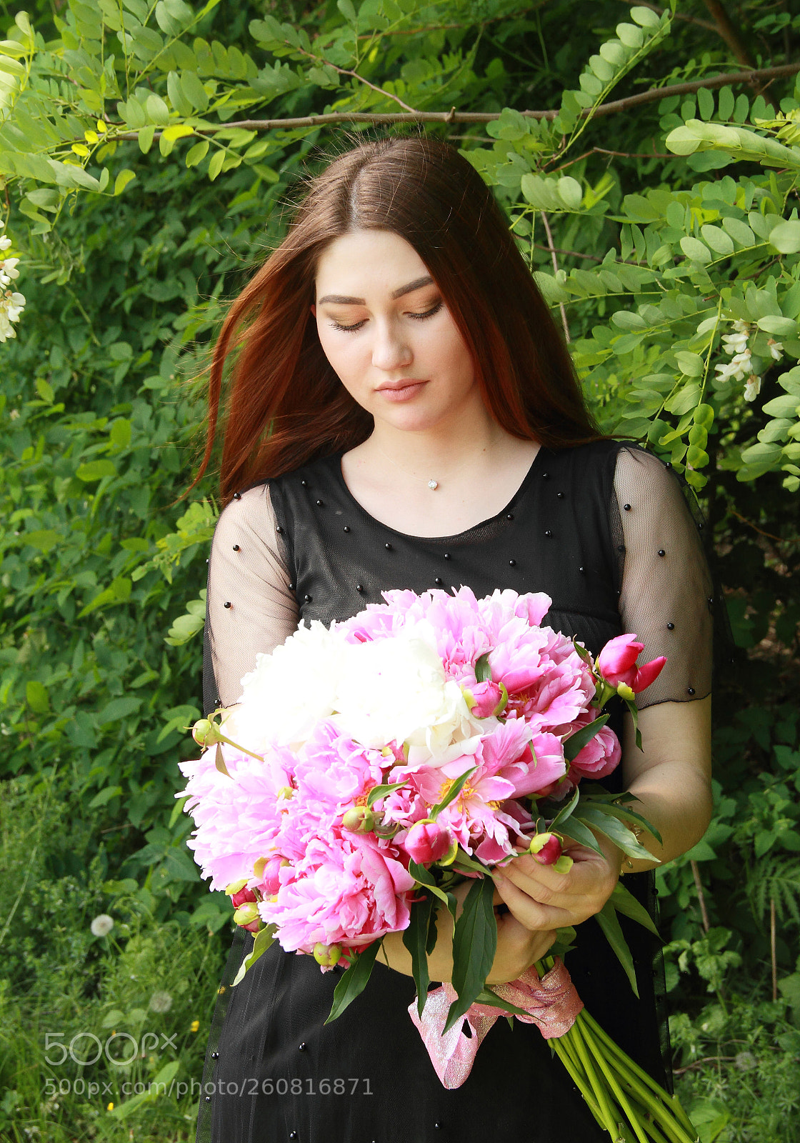 Canon EOS 7D sample photo. Girl with peonies photography