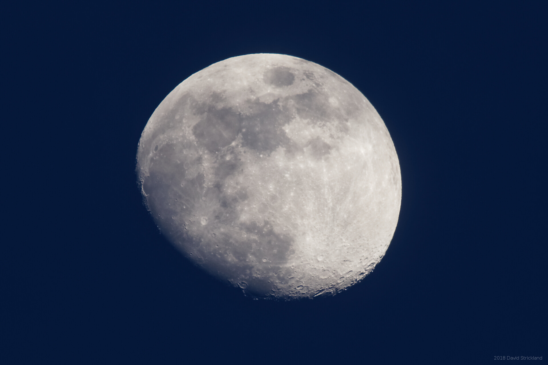 Canon EOS 800D (EOS Rebel T7i / EOS Kiss X9i) sample photo. Moon 2018-05-25 photography