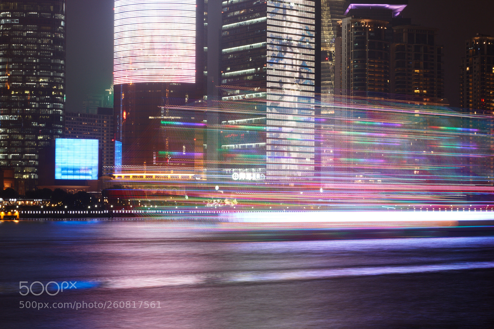 Canon EOS 70D sample photo. 光怪陆离的城市，没有守候，只有碰巧。 photography
