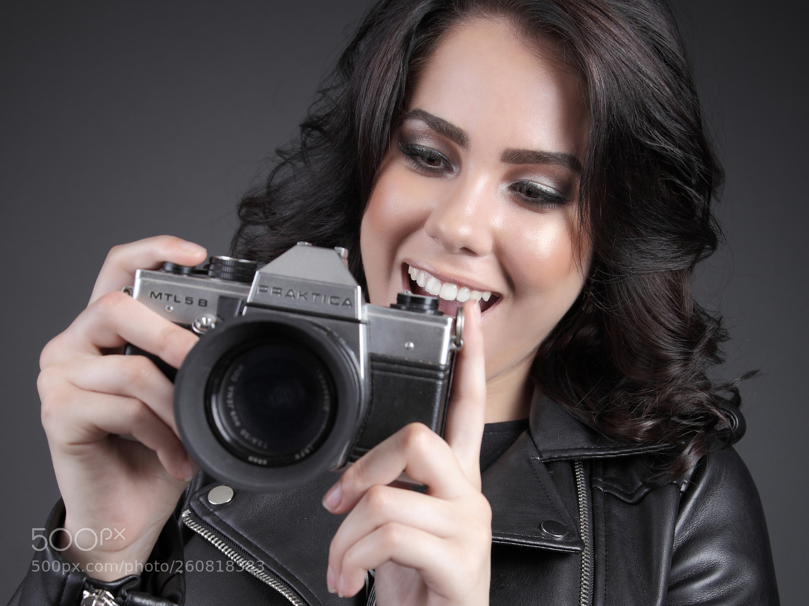 Canon EOS 5D Mark II sample photo. Sharina2  digital or analogue photography