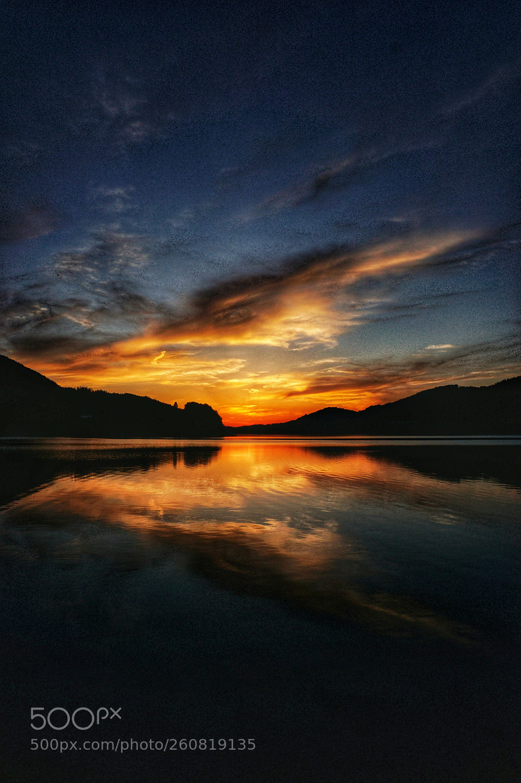 Sony a6000 sample photo. Sunset above fuschl see 2 photography