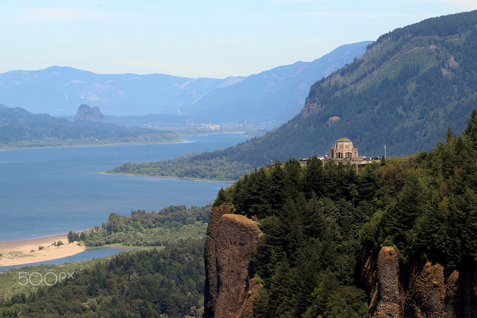 Canon EF 100mm F2.8L Macro IS USM sample photo. Columbia river gorge vista house photography