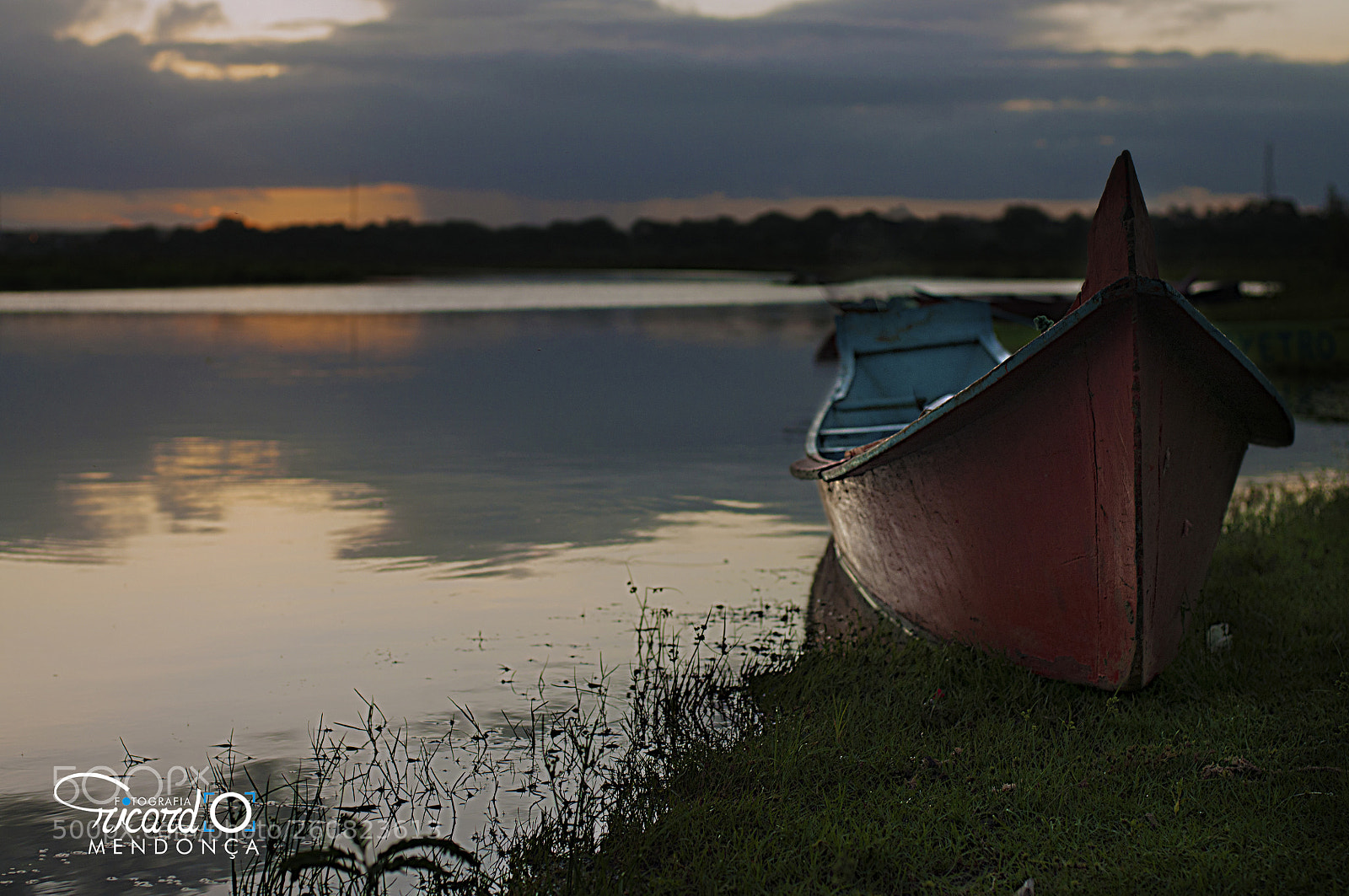 Nikon D90 sample photo. Canoa vermelha photography
