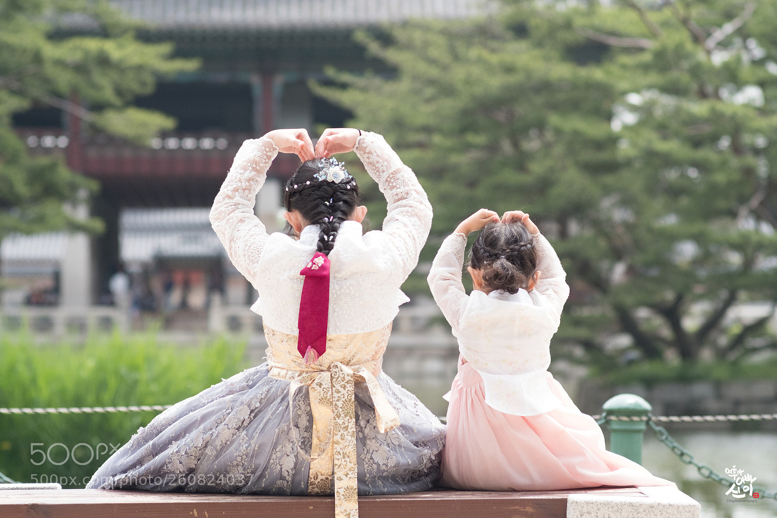 Fujifilm X-T2 sample photo. Sister's back photography