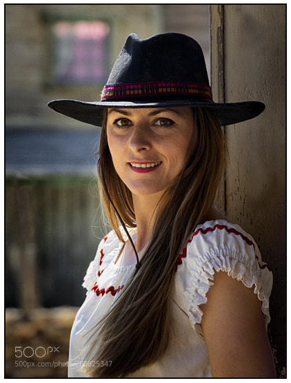 Canon EOS 5D Mark IV sample photo. Cowgirl photography