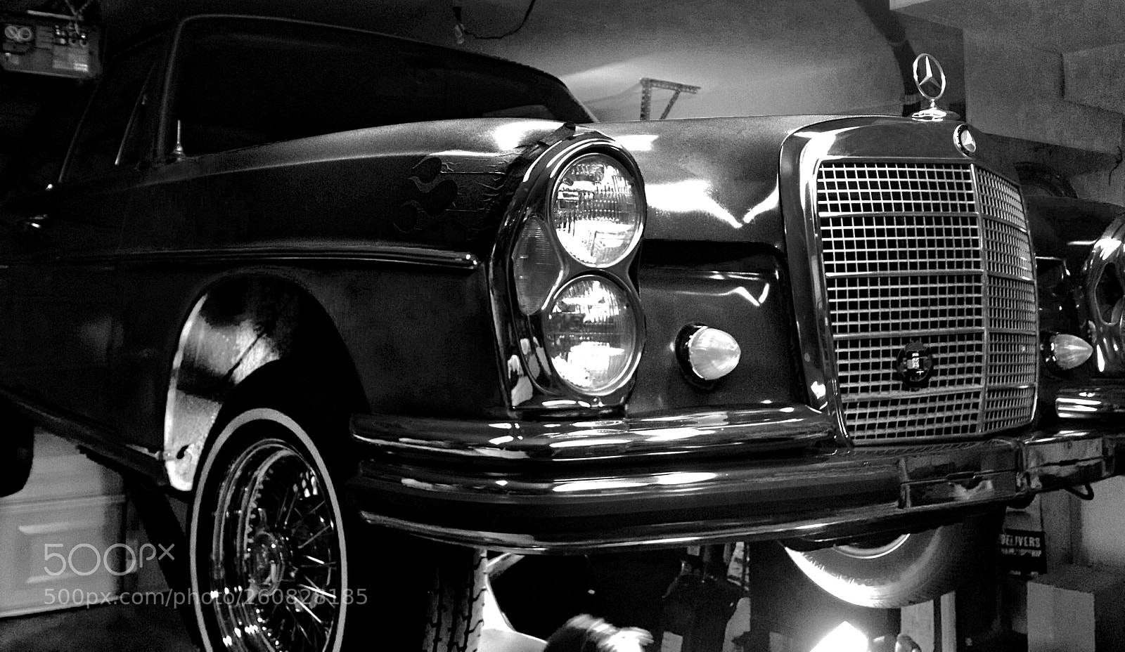 Apple iPhone 4S sample photo. An old mercedes- benz photography