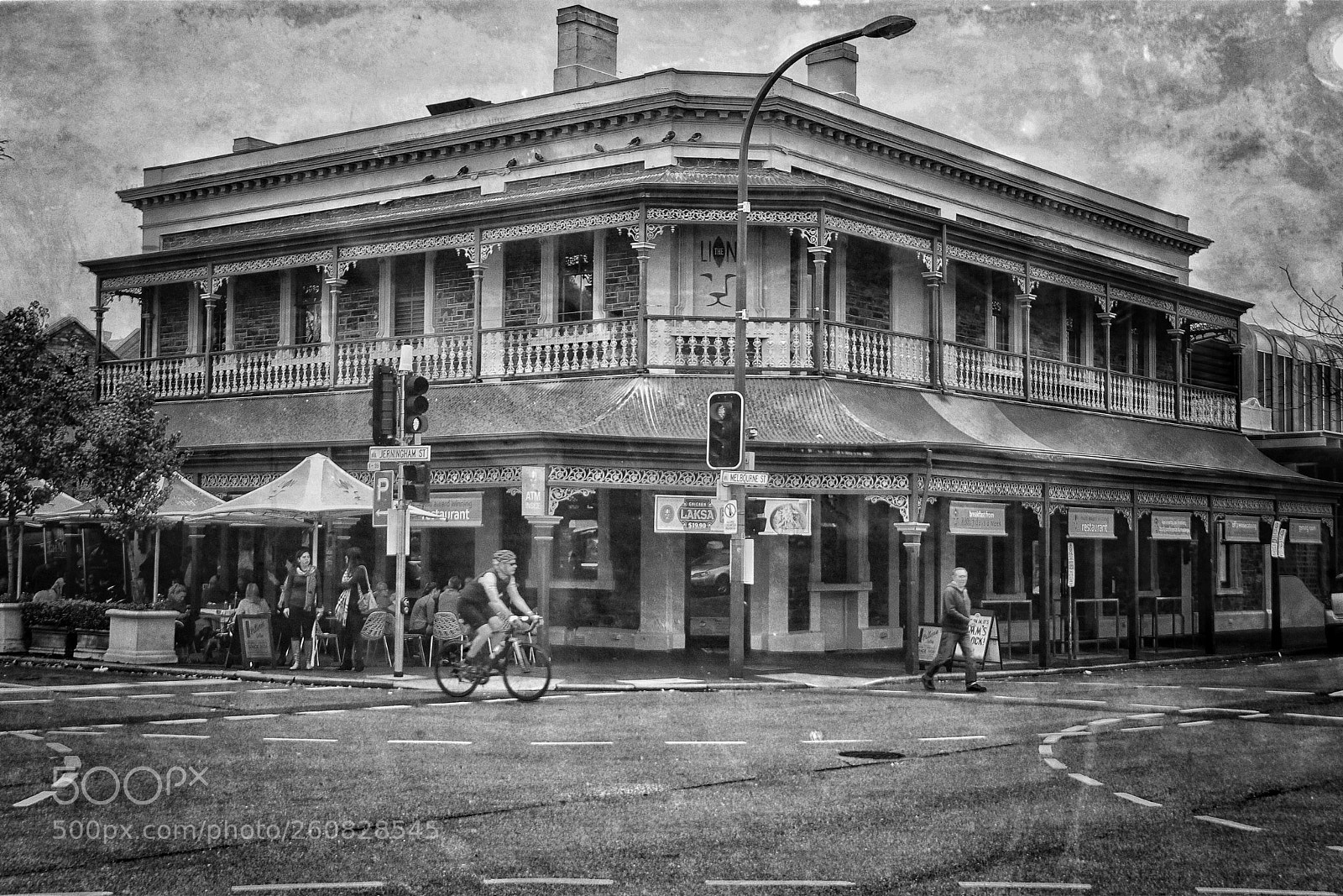 Canon EOS 80D sample photo. The lion pub and photography