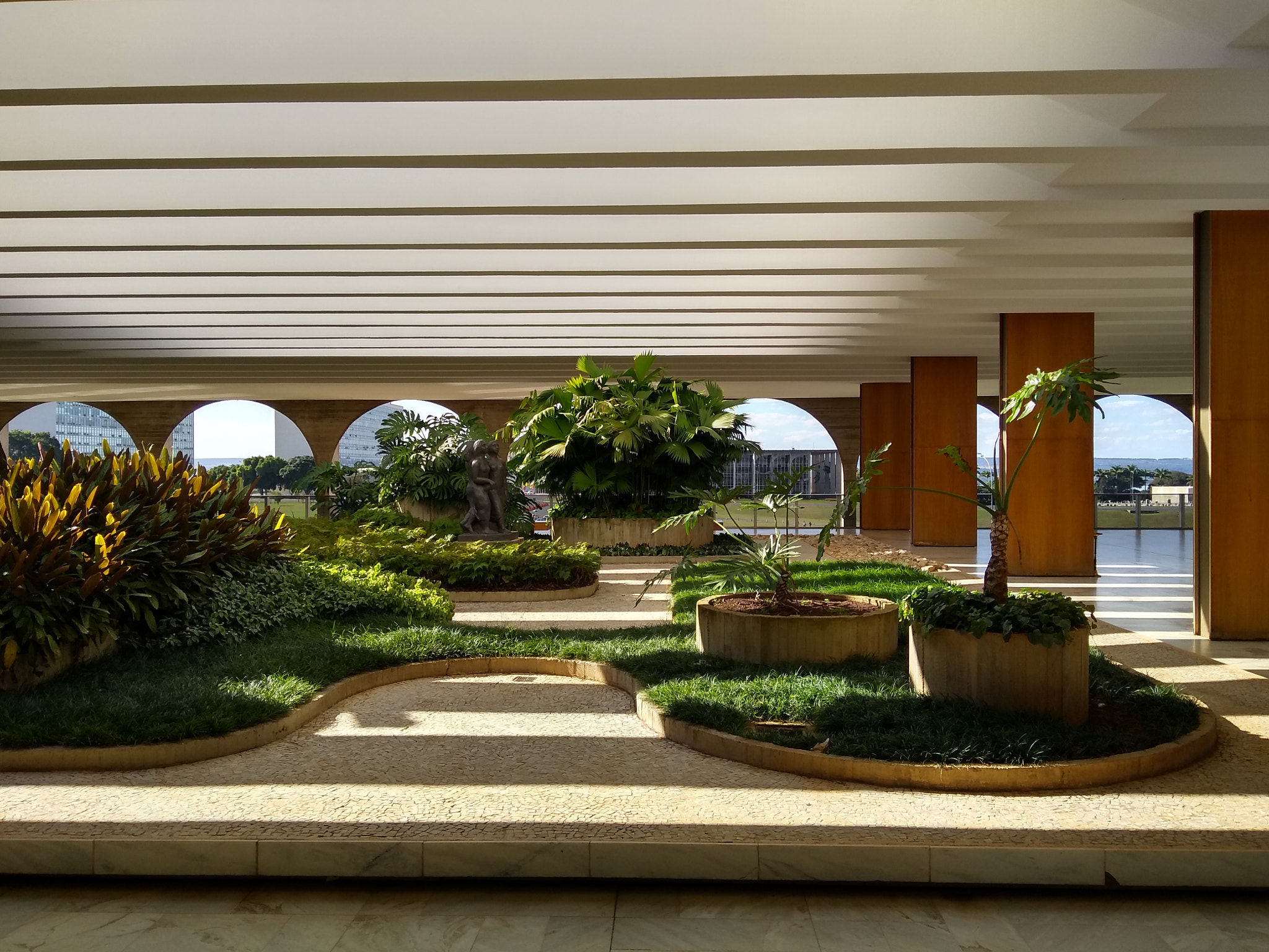 Motorola Moto G (5S) Plus sample photo. Jardim palácio itamaraty photography