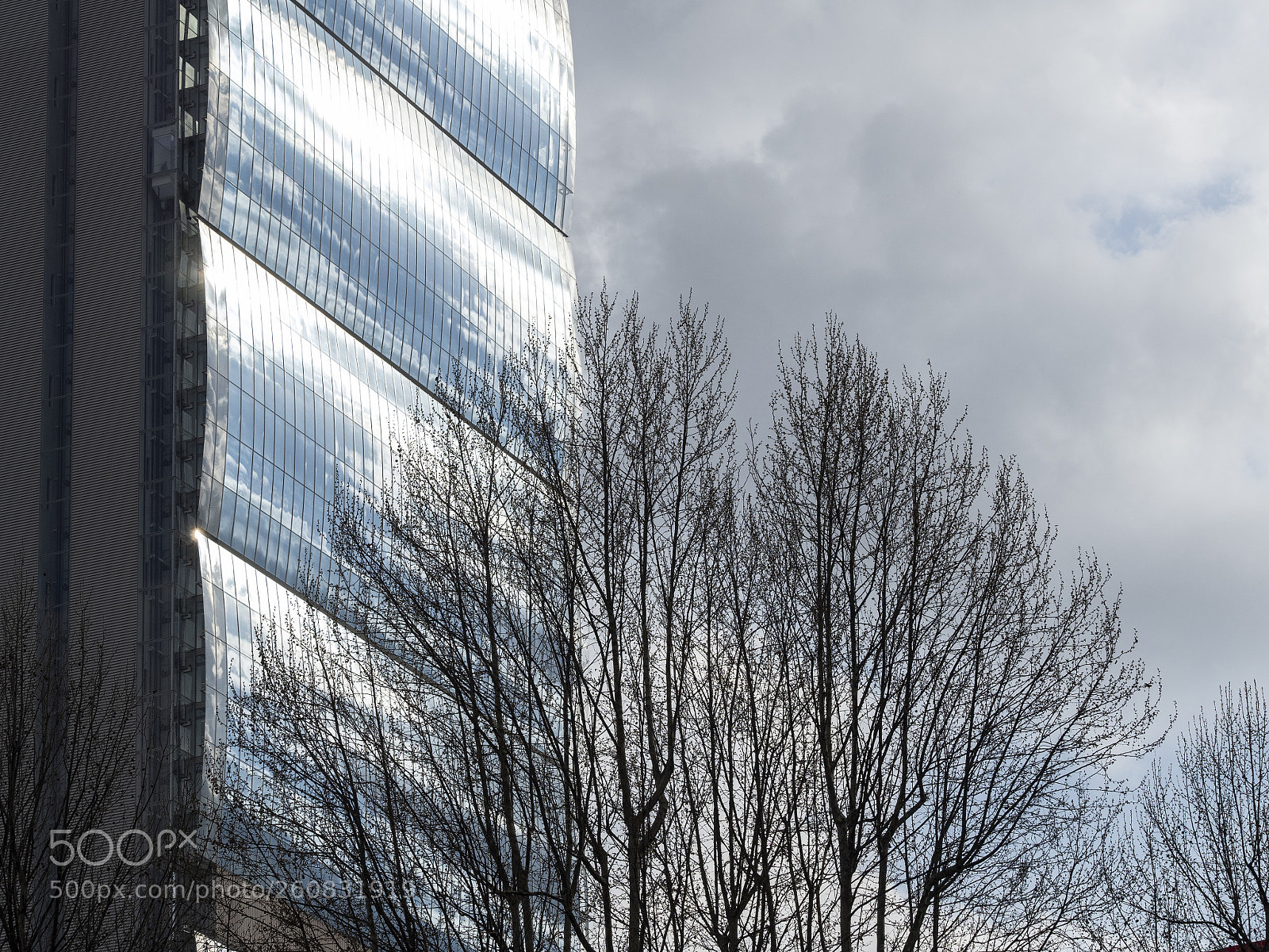 Olympus OM-D E-M5 II sample photo. Isozaki tower at citylife photography
